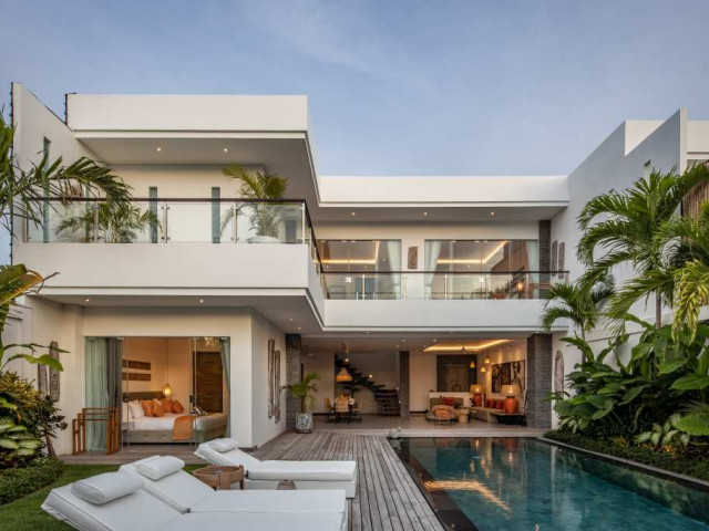 Stunning 4 Bedroom Luxury Villa for Sale in Canggu-Berawa, Bali