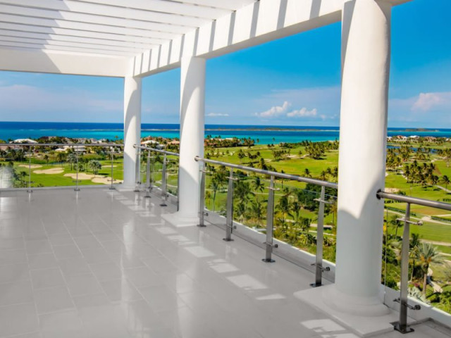 5 Bedroon Luxury Penthouse Condo on Paradise Island