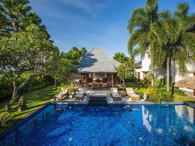 Современная вилла с 3 спальнями в традиционном стиле на Бали