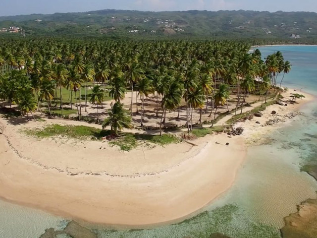 0.65 Acres of Beachfront Land on Playa Bonita