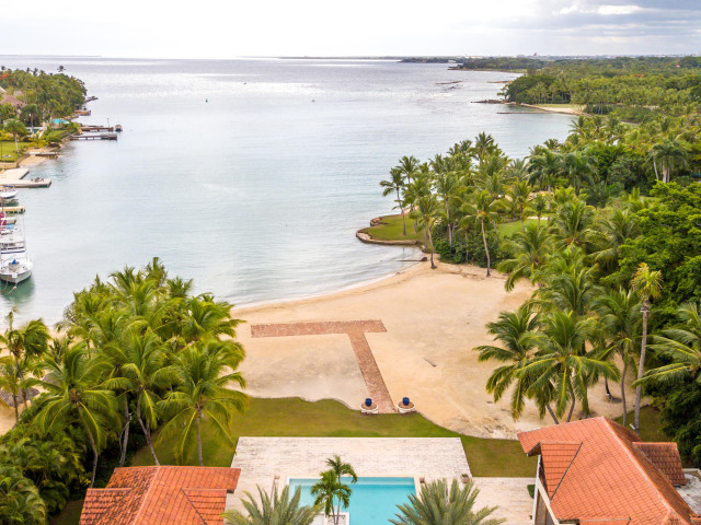 Невероятная роскошная вилла у пляжа на 7 спален с участком земли 132 сотки в Каса-де-Кампо, Доминиканская Республика