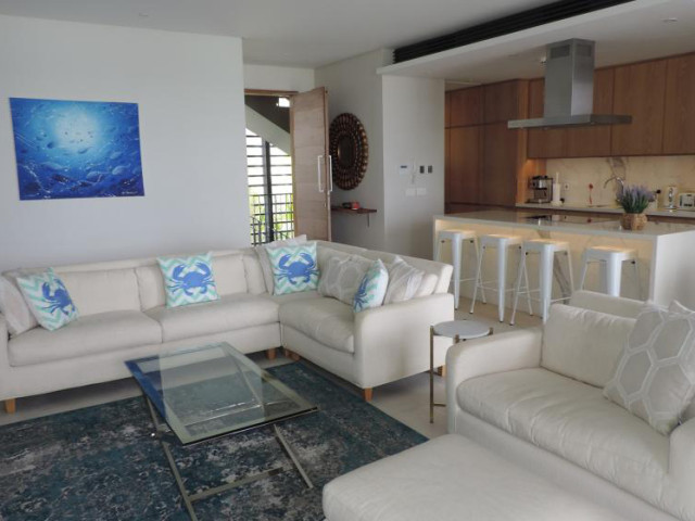 Эксклюзивный роскошный дизайнерский апартамент на 3 спальни на первой линии с потрясающим видом на море на Маэ, Сейшелы