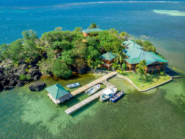 Fabulous 4 Bedroom Private Island Residence for Sale in Guanaja, Honduras