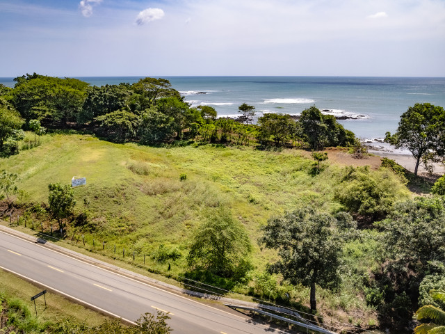 Almost 1 Hectare of Picturesque Beachfront Land for Sale in Playa Venao, Panama