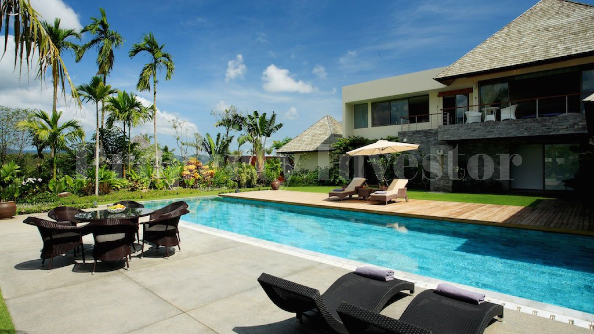 5 Bedroom Luxury Hillside Villa in Layan
