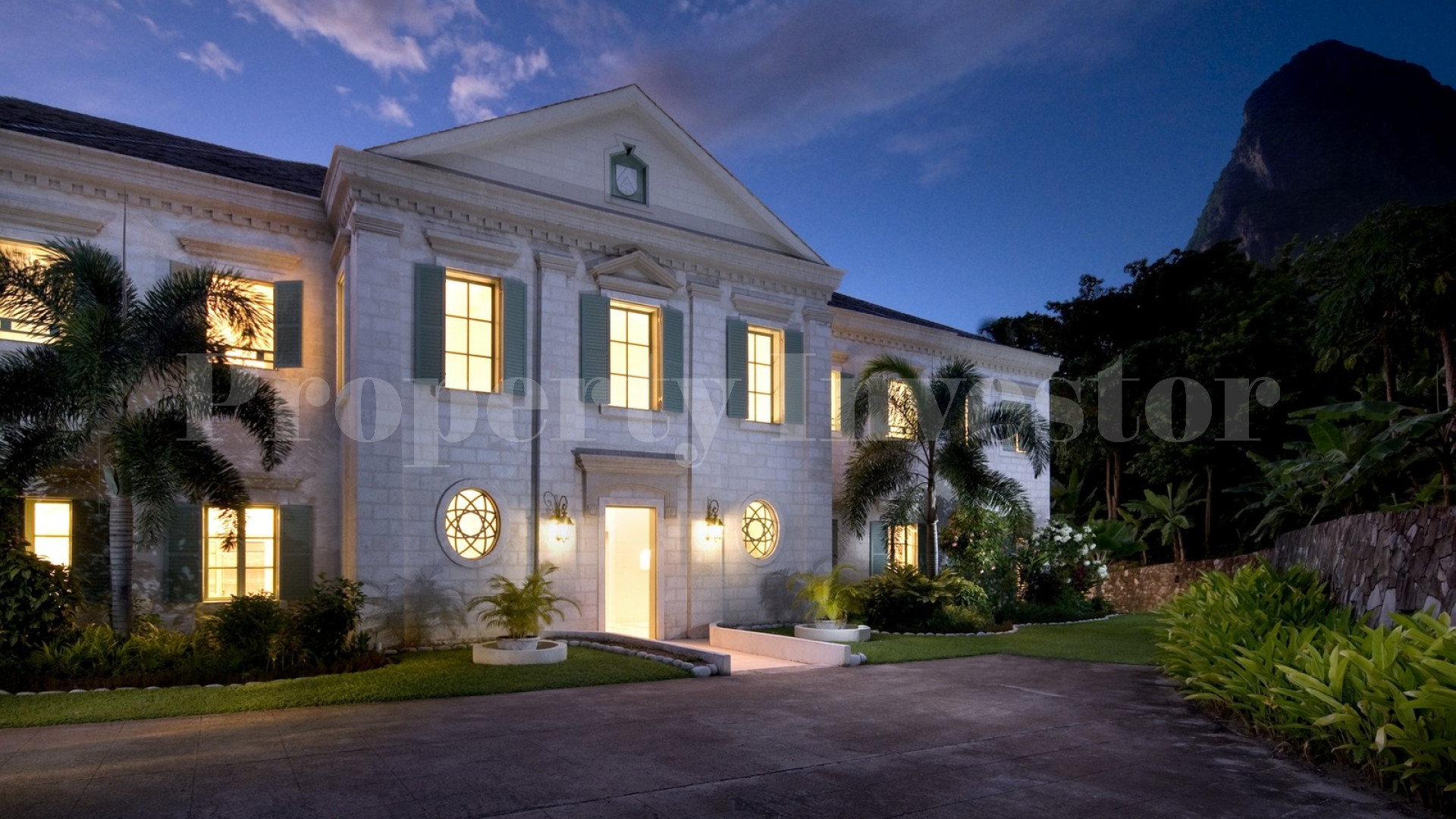 Восхитительная вилла в колониальном стиле с 11 спальнями в St Lucia