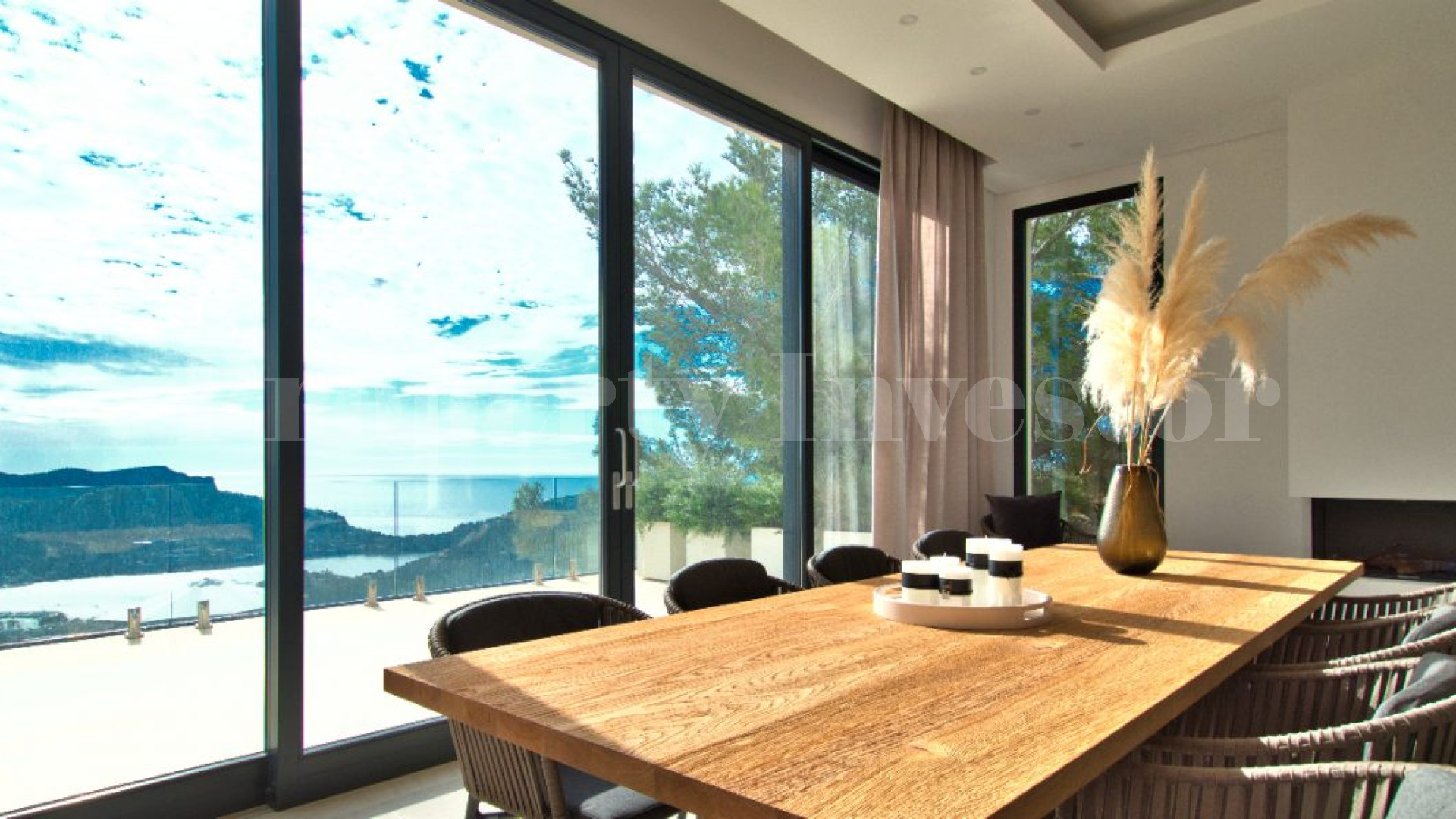 Впечатляющая роскошная вилла с 8 спальнями с видом на море в популярном районе в Порт Андрач