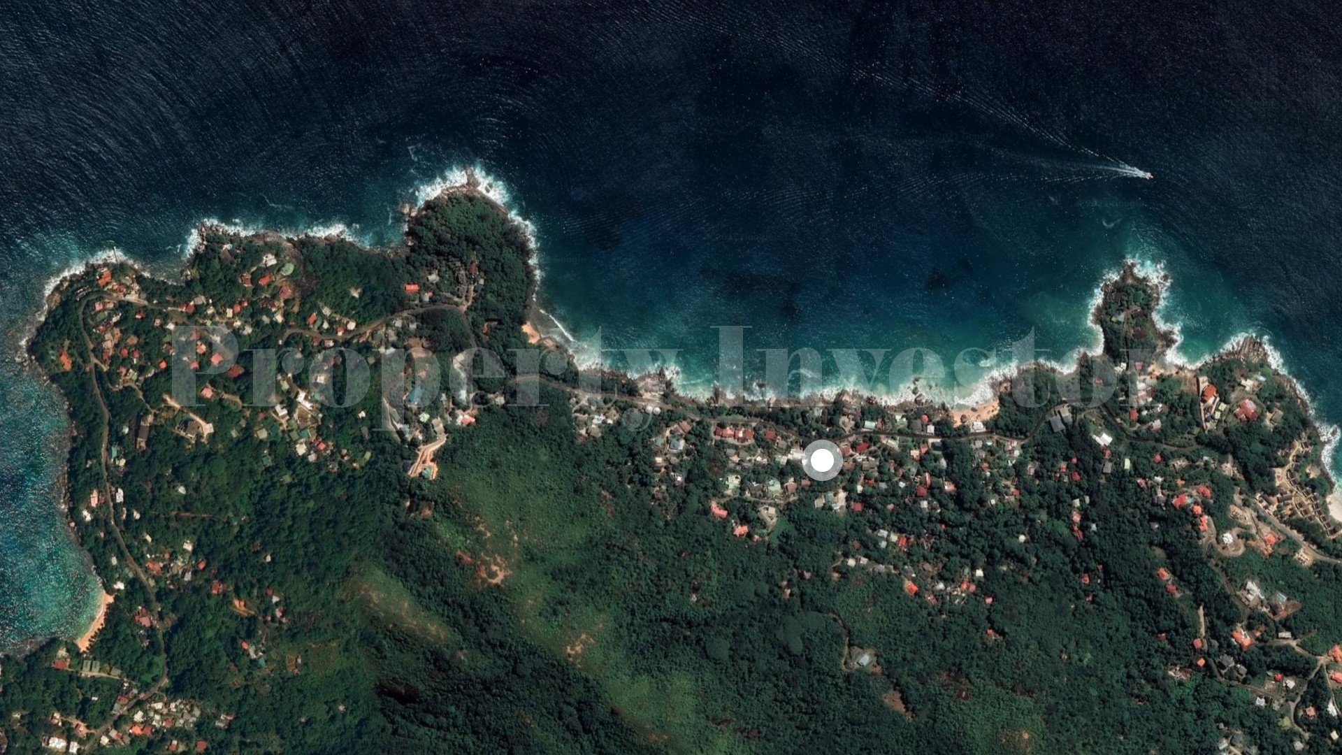 Участок земли 49,3 сотки расположенный в отличном месте под жилой или коммерческий проект на севере о.Маэ, Сейшелы