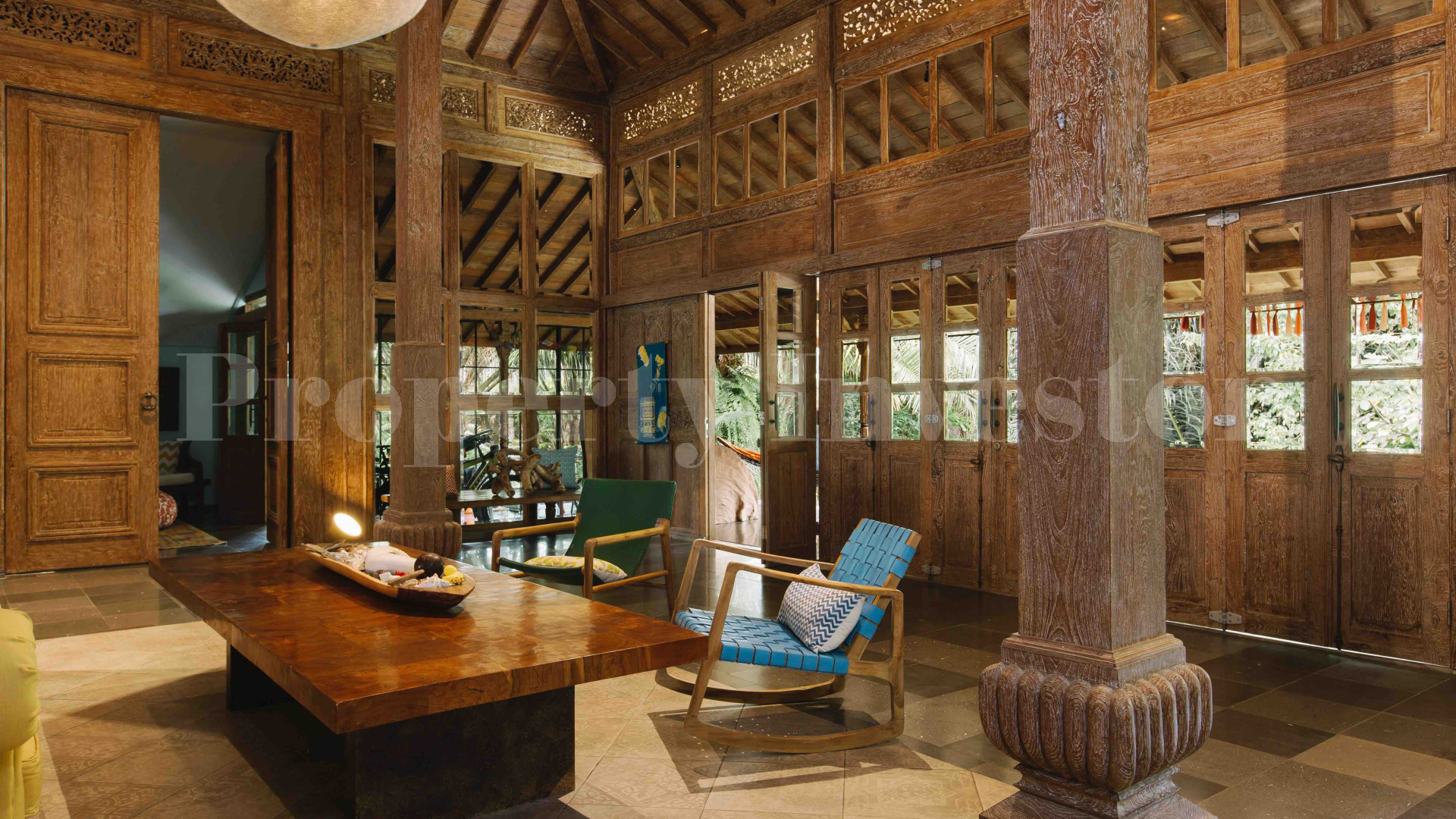 Изысканная роскошная вилла-джогло на 3 спальни в традиционном яванском стиле  в Переренан, Бали