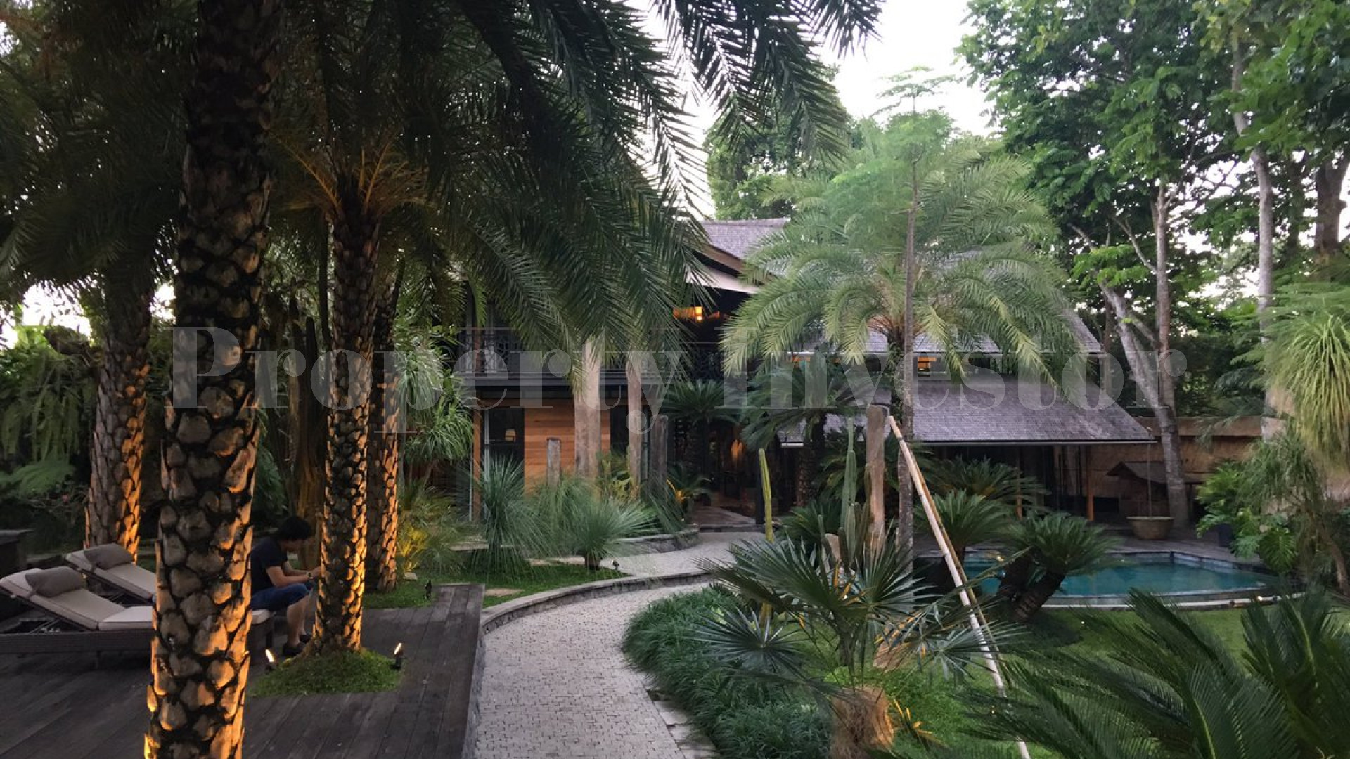 Ни с чем несравнимый роскошный дом с 5 спальнями на Бали
