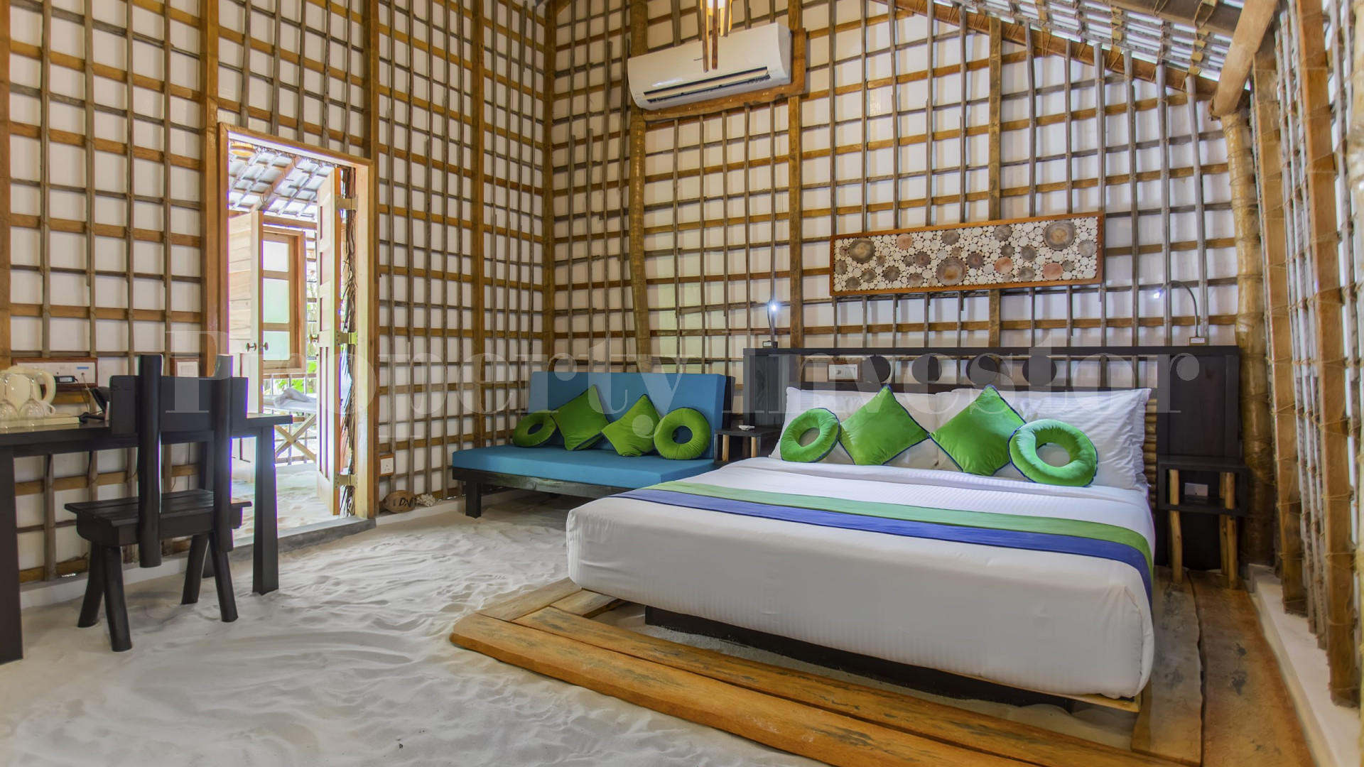 Островной эко отель на 32 номера с готовым проектом расширения и строительства водных бунгало на Мальдивах