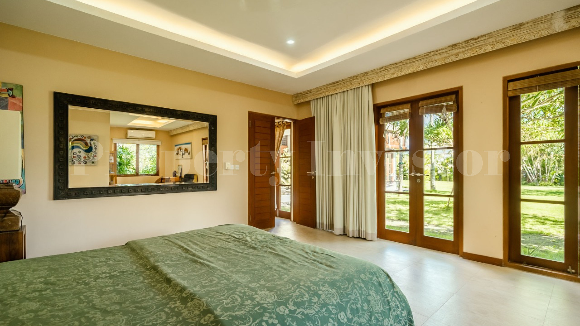 Просторная современная вилла на 6 спален с пышным садом и изумительными видами на закат в Переренан, Бали