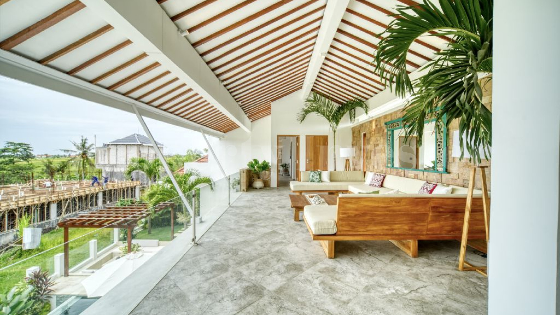 Stylish 2 Bedroom Luxury Beachside Villa for Sale in Canggu Pererenan, Bali