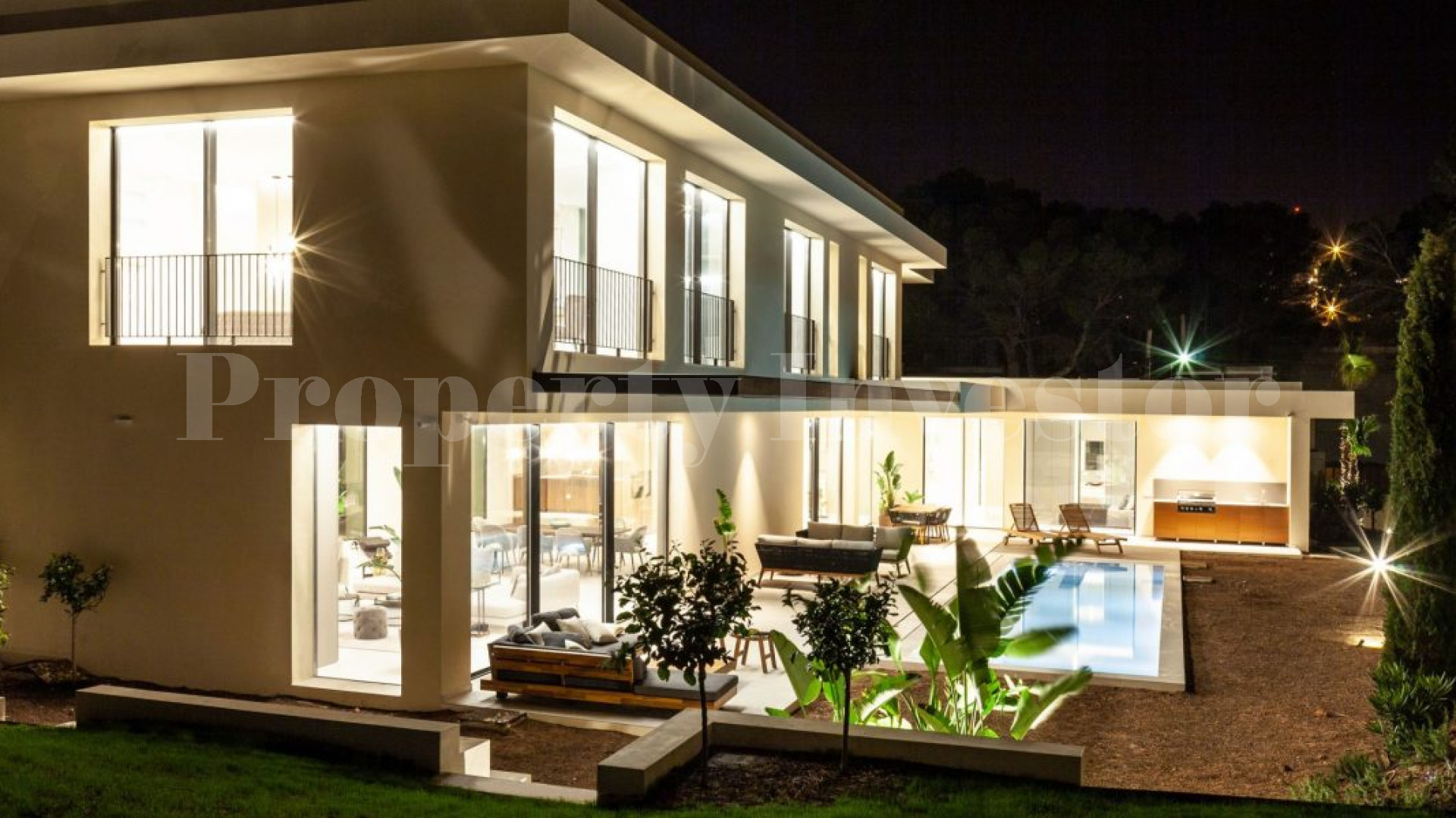 Modern 4 Bedroom Luxury Villa in Popular Residential Area of Santa Ponsa
