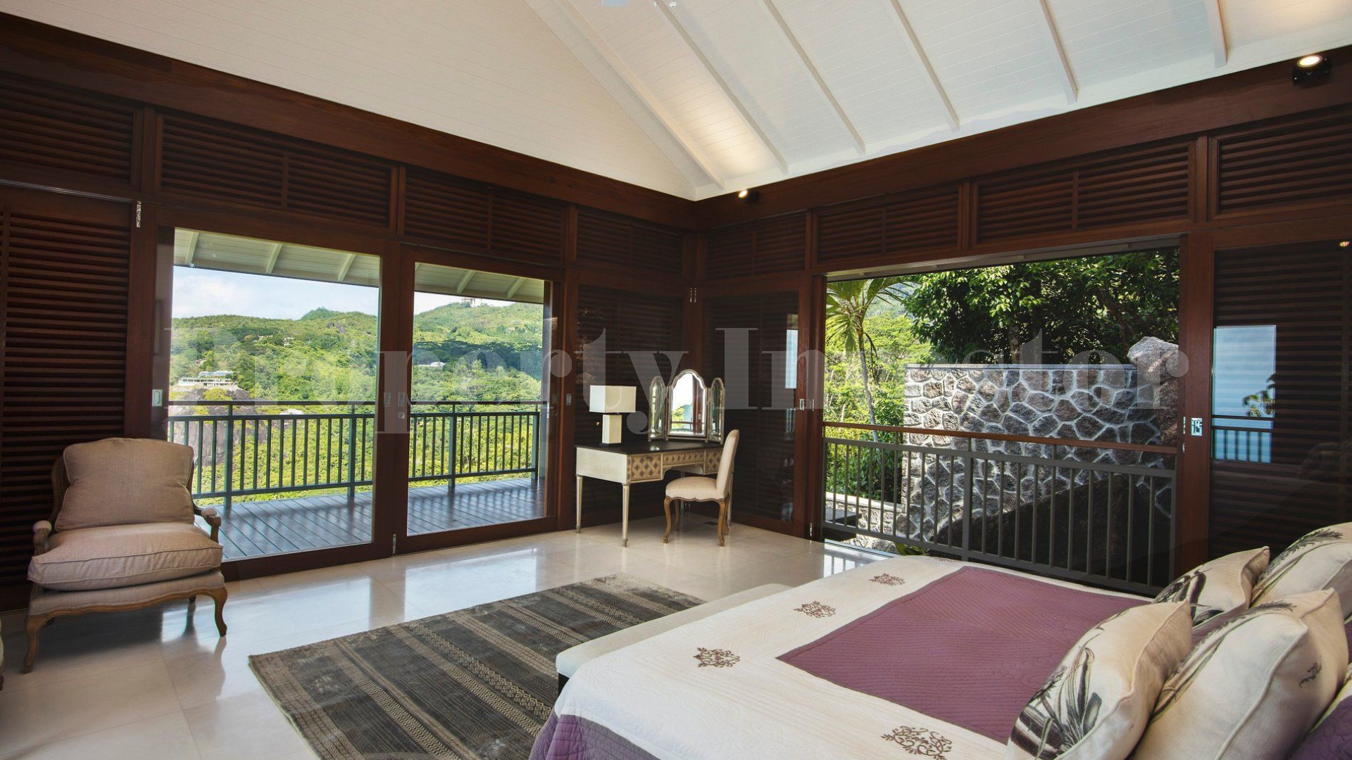 Изумительная современная роскошная тропическая вилла на 6 спален на горе с захватывающим дух видом на океан на о.Маэ, Сейшелы
