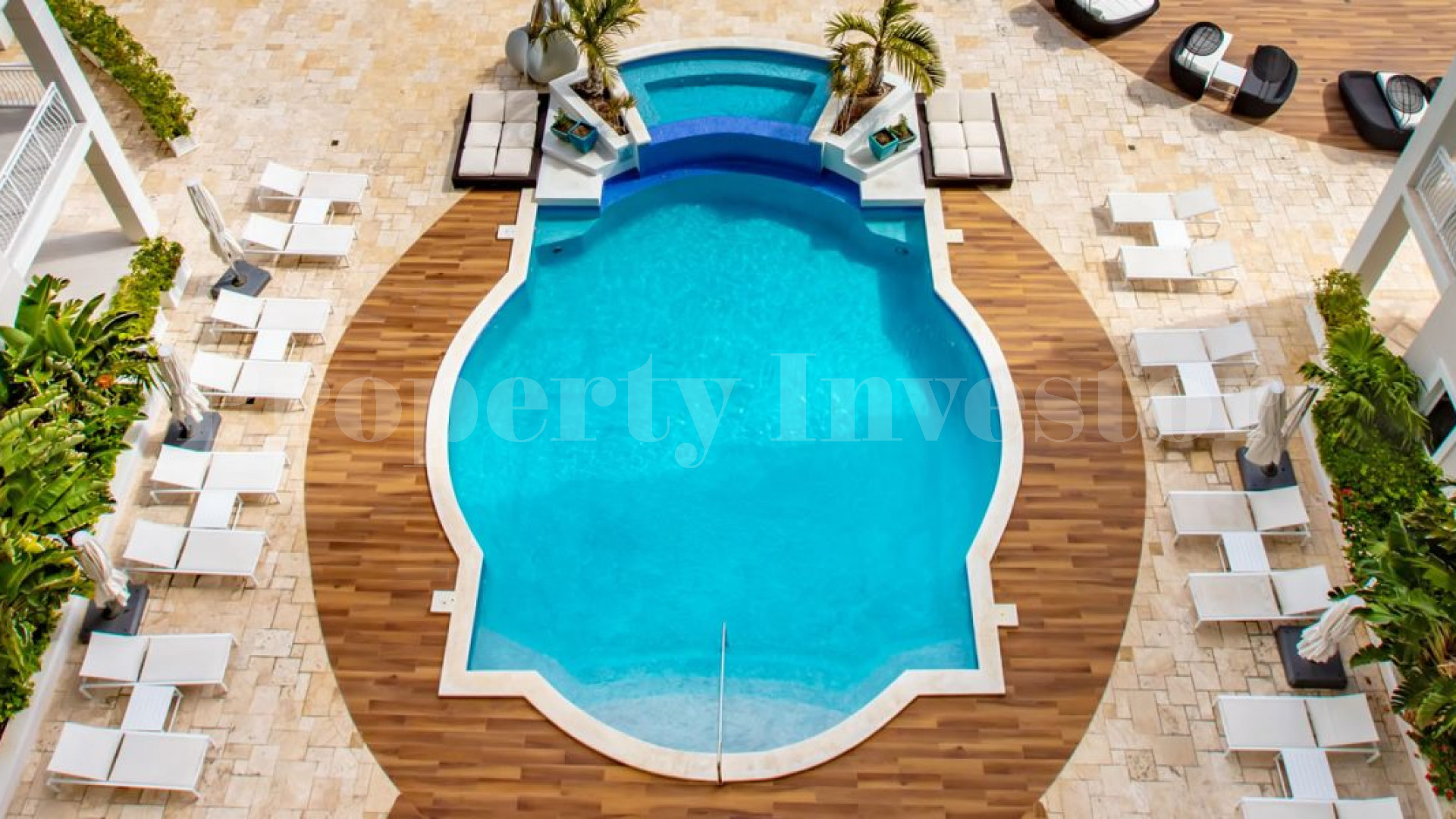 5 Bedroon Luxury Penthouse Condo on Paradise Island