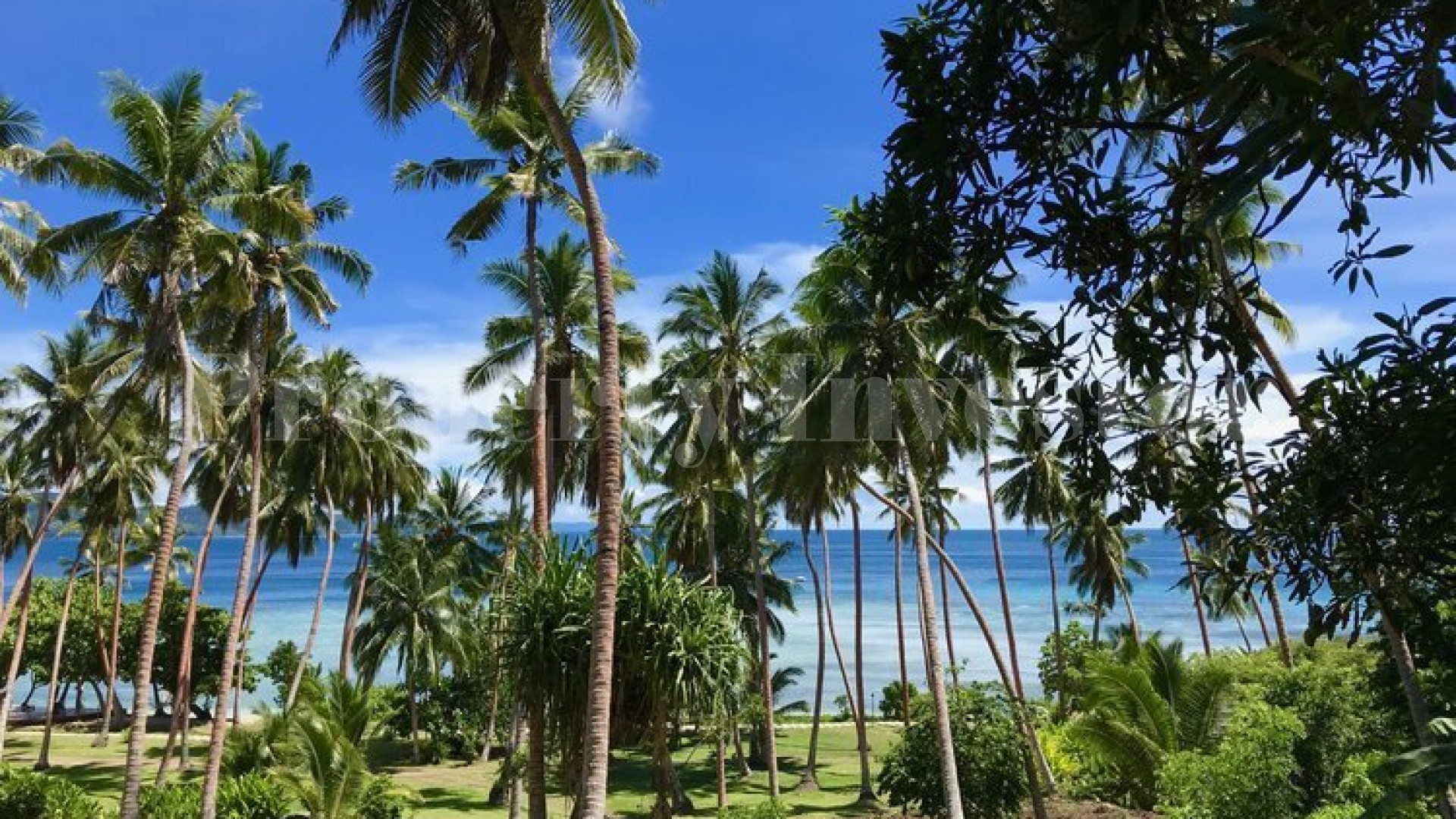Продаётся обладатель наград островной бутик-отель с 8 виллами на Фиджи