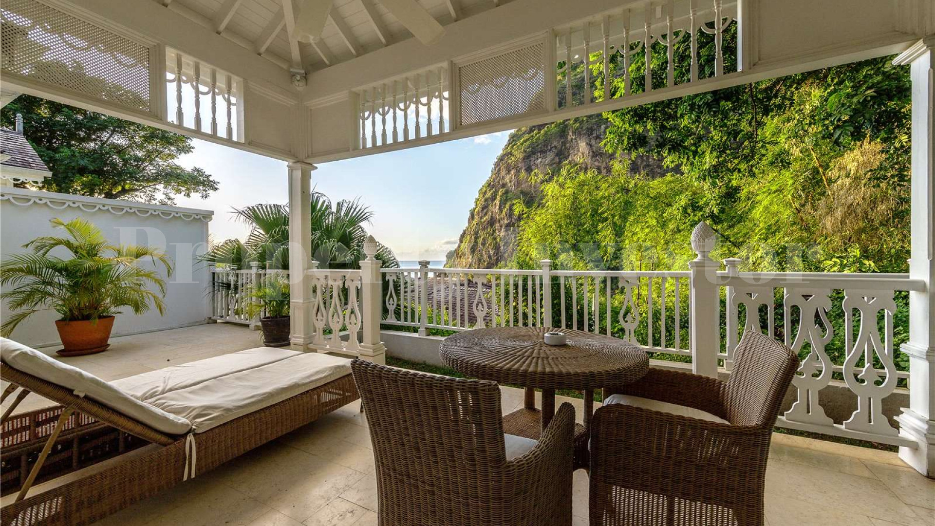 Захватывающая дух роскошная резиденция с 2 спальнями в St Lucia