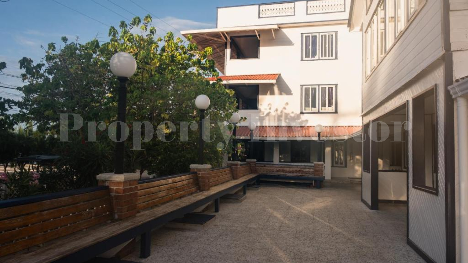 Established & Operating 24 Unit PADI Licensed Beachfront Dive Resort for Sale on Utila Island, Honduras