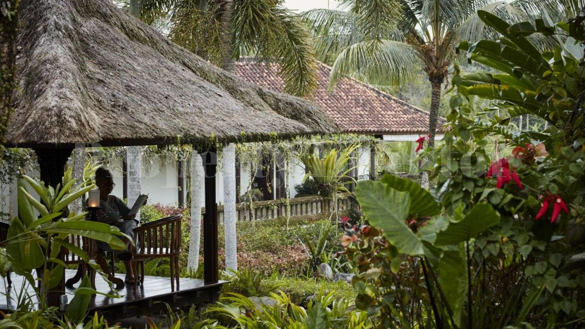 Элегантная роскошная вилла на 4 спальни в традиционном балийском стиле в северном Убуде, Бали