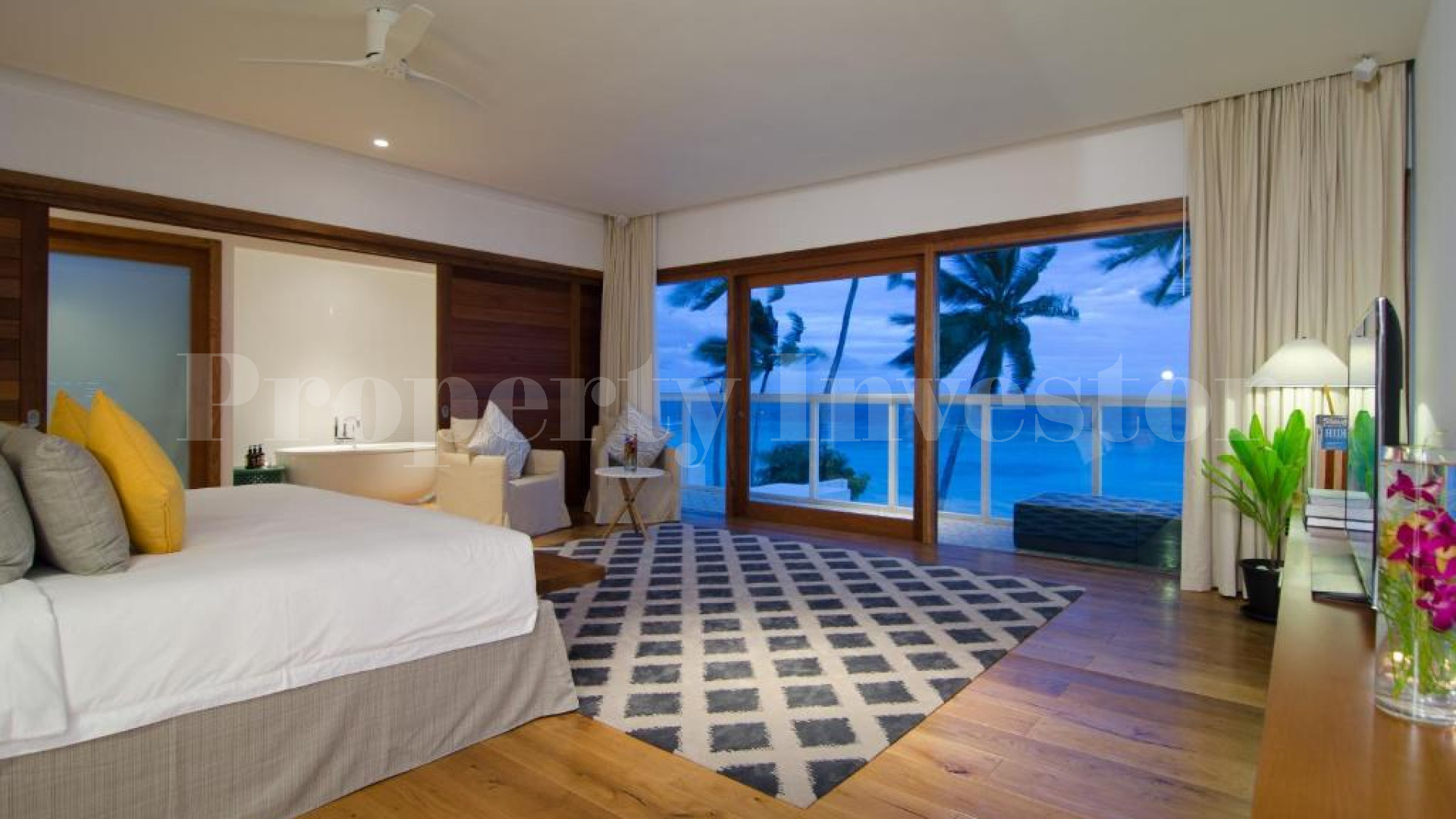 Эксклюзивная курортная частная резиденция с 8 спальнями на пляже на Мальдивах