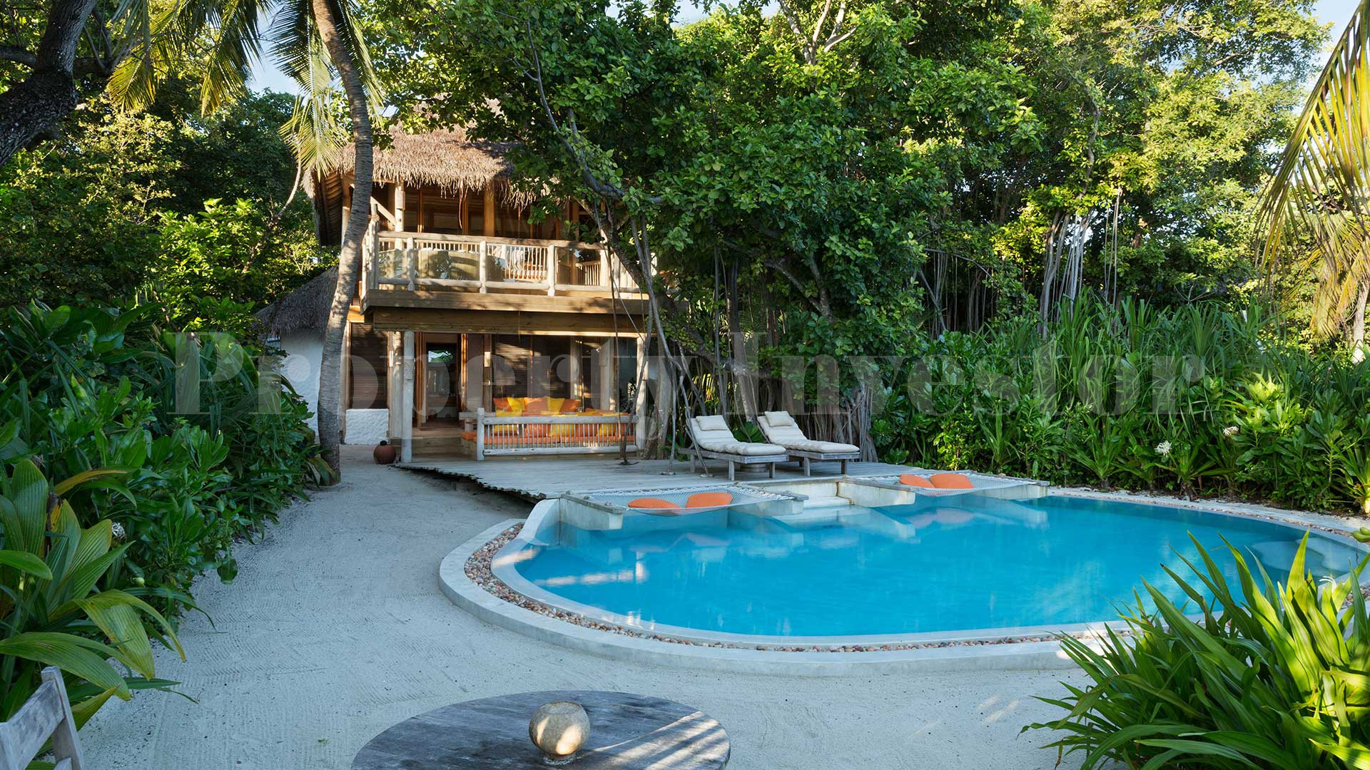 Частная вилла люкс с 1 спальней с бассейном на Мальдивах