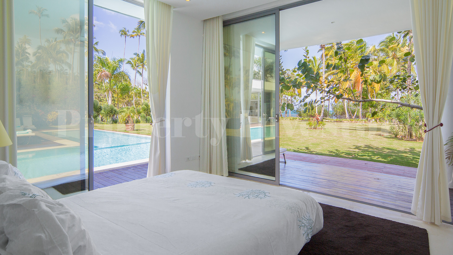 Невероятно шикарная роскошная вилла на 4 спальни на пляже рядом с Лас-Терренас, Доминиканская республика