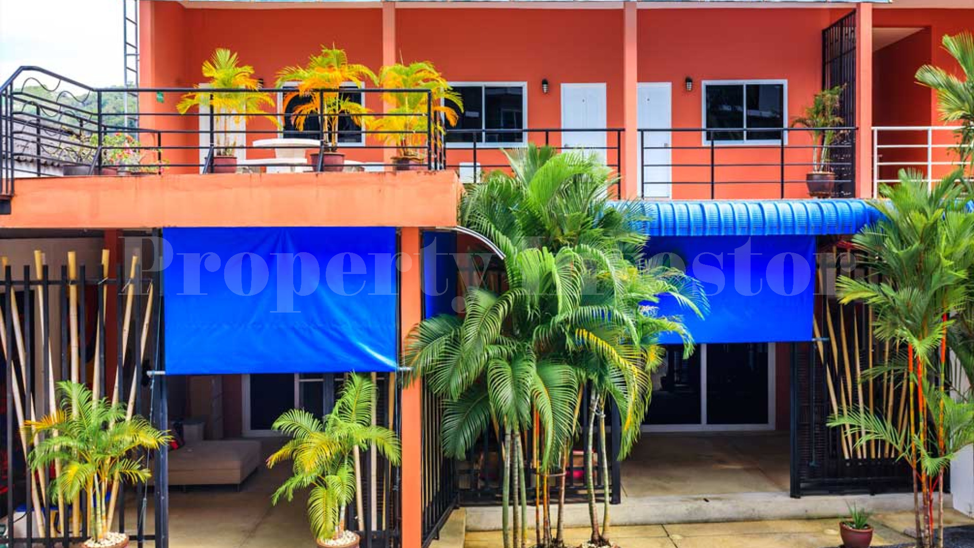 Яркая тропическая вилла на 5 спален в самом центре Патонга, Пхукет