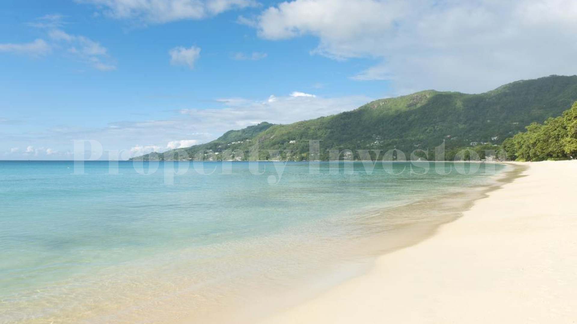 Участок земли 4,8 га с красивым видом на море в Бо-Валлон на Сейшелах