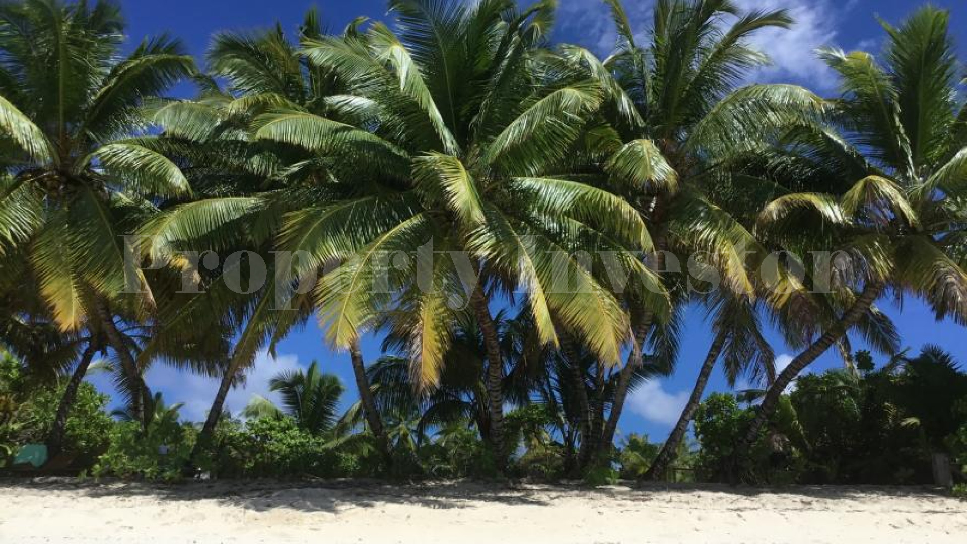 Частная роскошная вилла на пляже с 4 спальнями на о.Дерош, Сейшелы