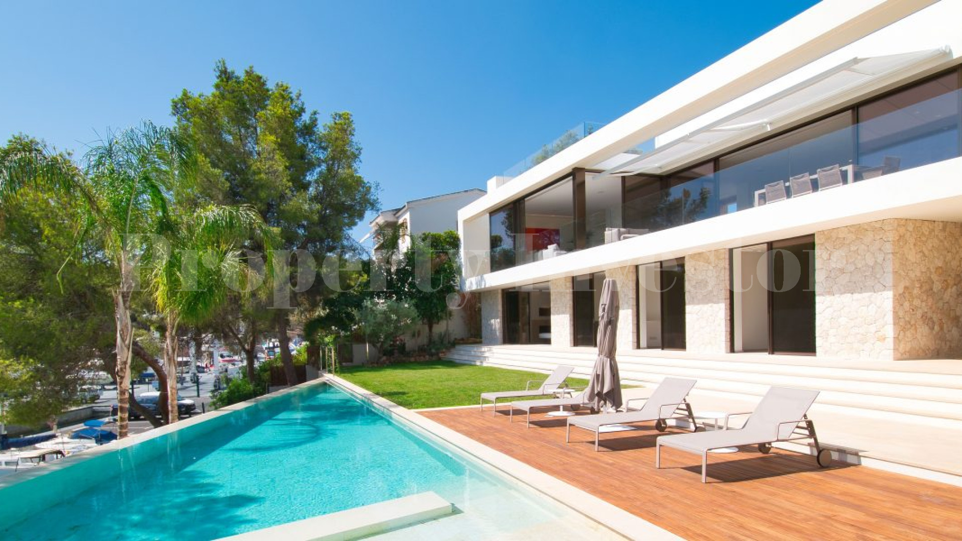 Exclusive New 4 Bedroom First Line Villa in “Club Náutico” in Santa Ponsa