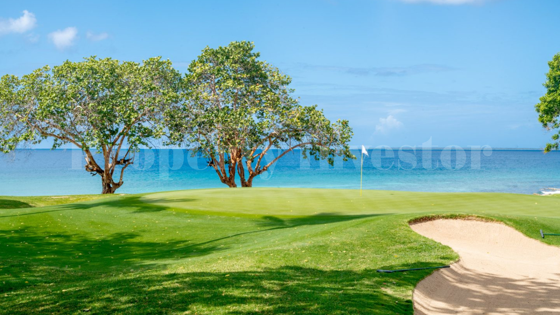 Современная вилла на 7 спален в колониальном стиле с фантастическими видами на поле для гольфа и океан в Ла Романа, Доминиканская республика