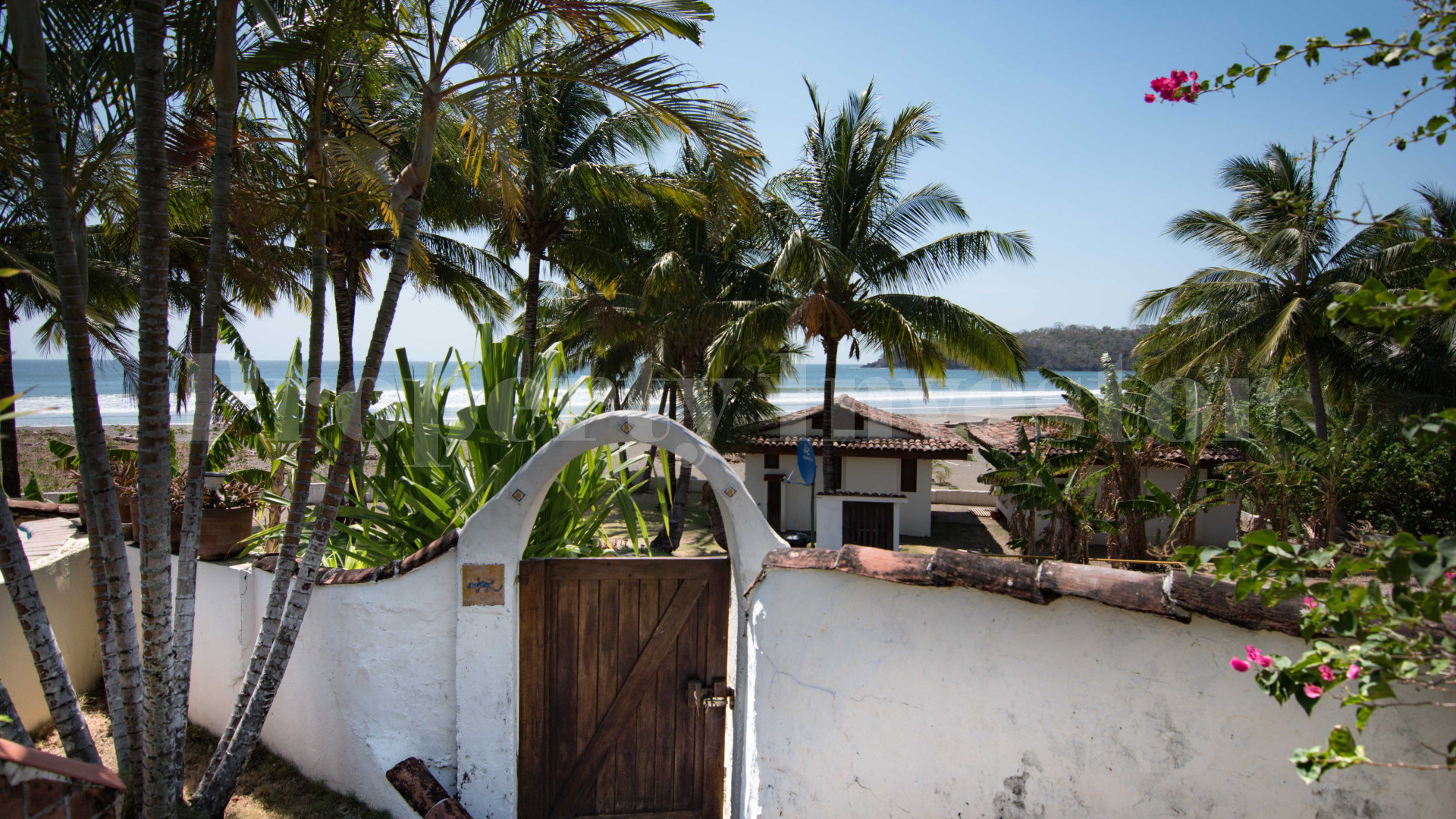 Unique 6 Bedroom Beachfront Home on Playa Venao for Sale in Pedasi, Panama