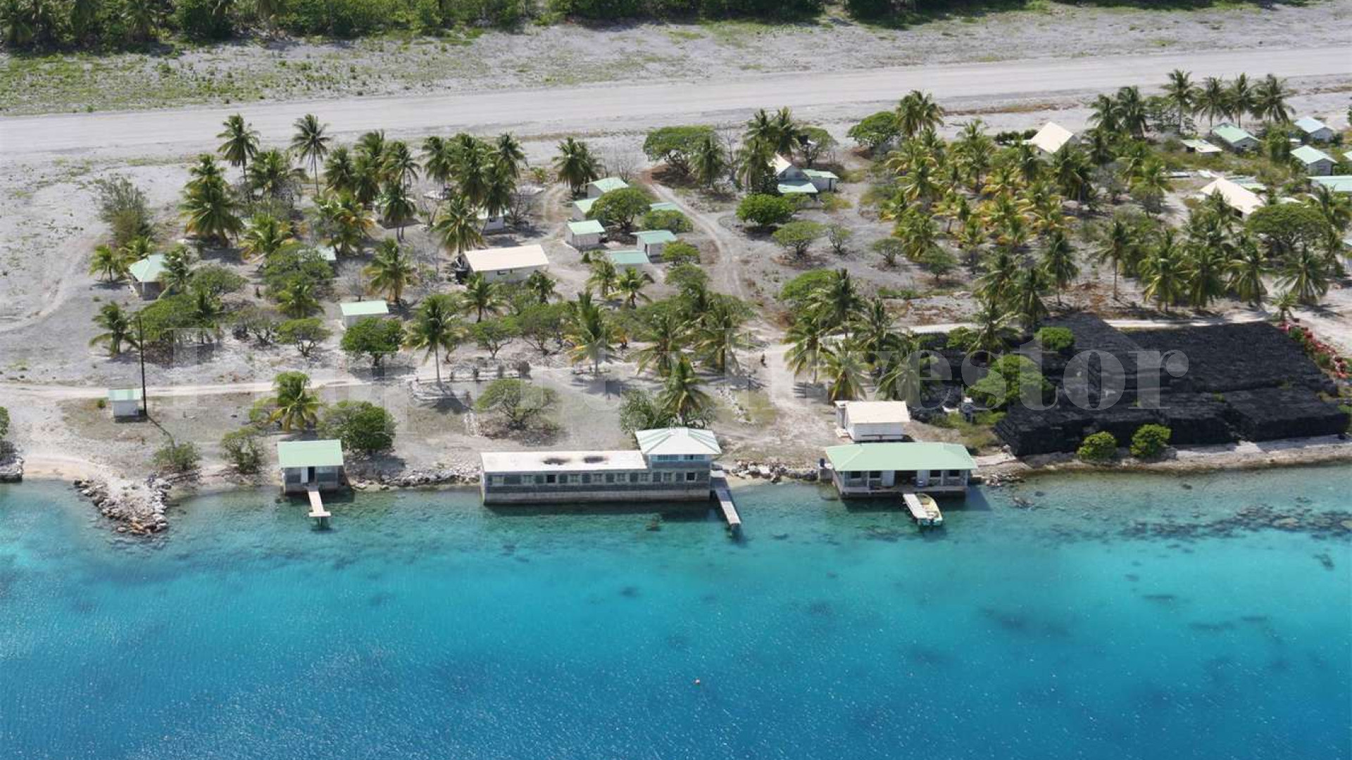 Immense 900 Hectare Private Atoll with Pearl Farm & Airstrip for Sale in French Polynesia