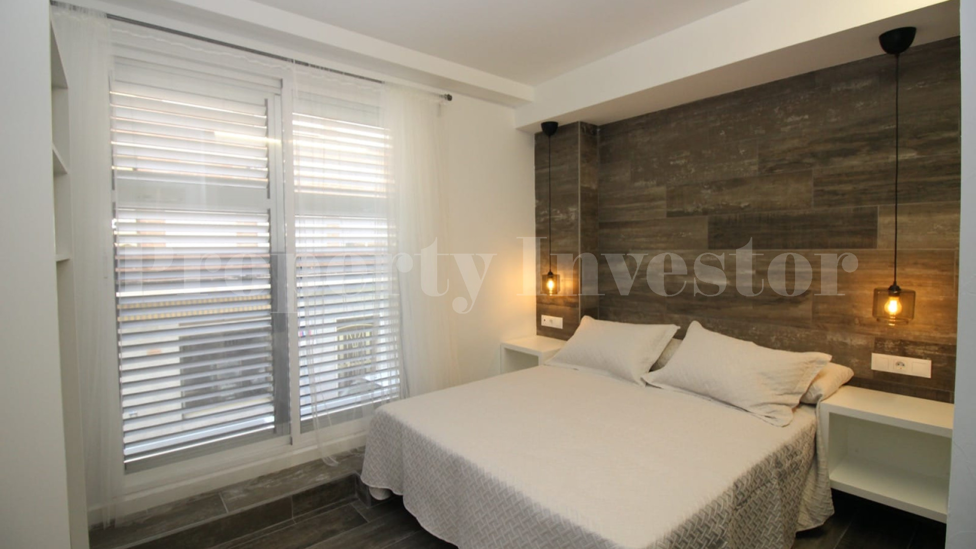 Comfortable 6 Double Bedroom Hotel for Sale in Santa Pola, Spain