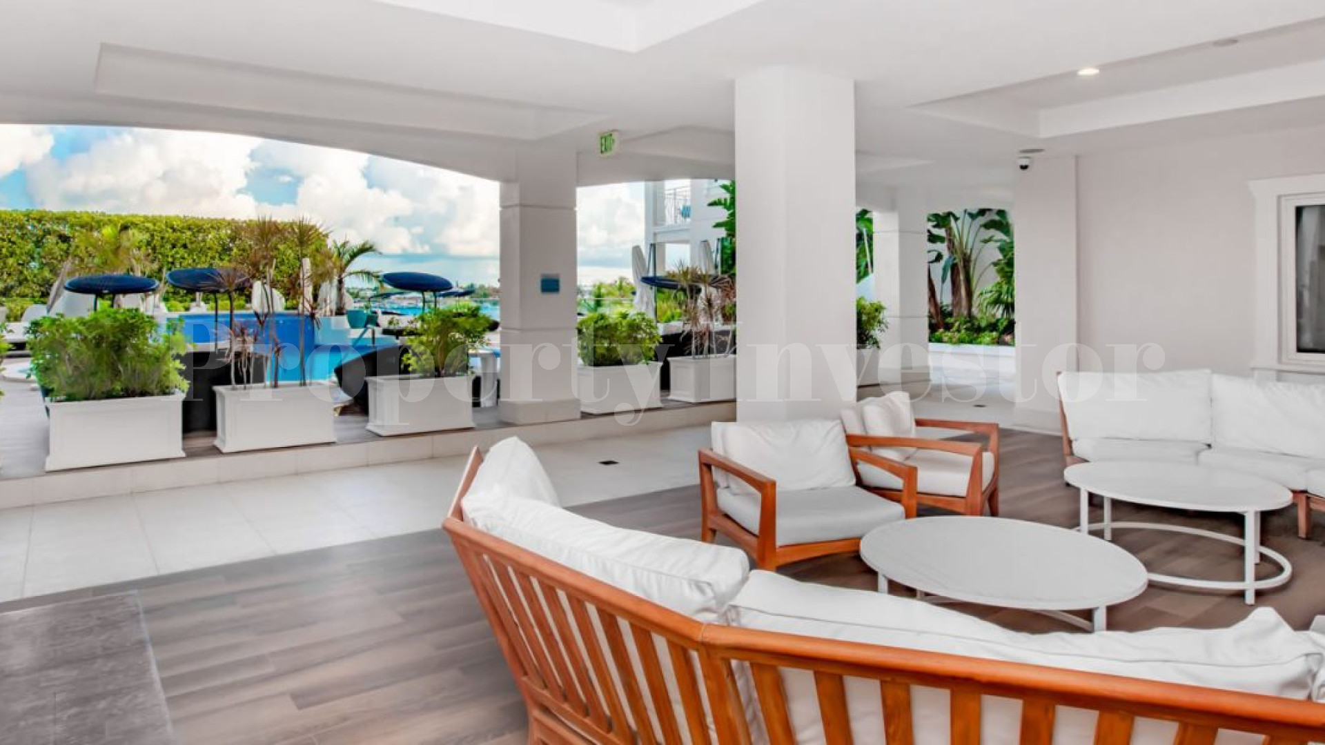 4 Bedroon Luxury Penthouse Condo on Paradise Island