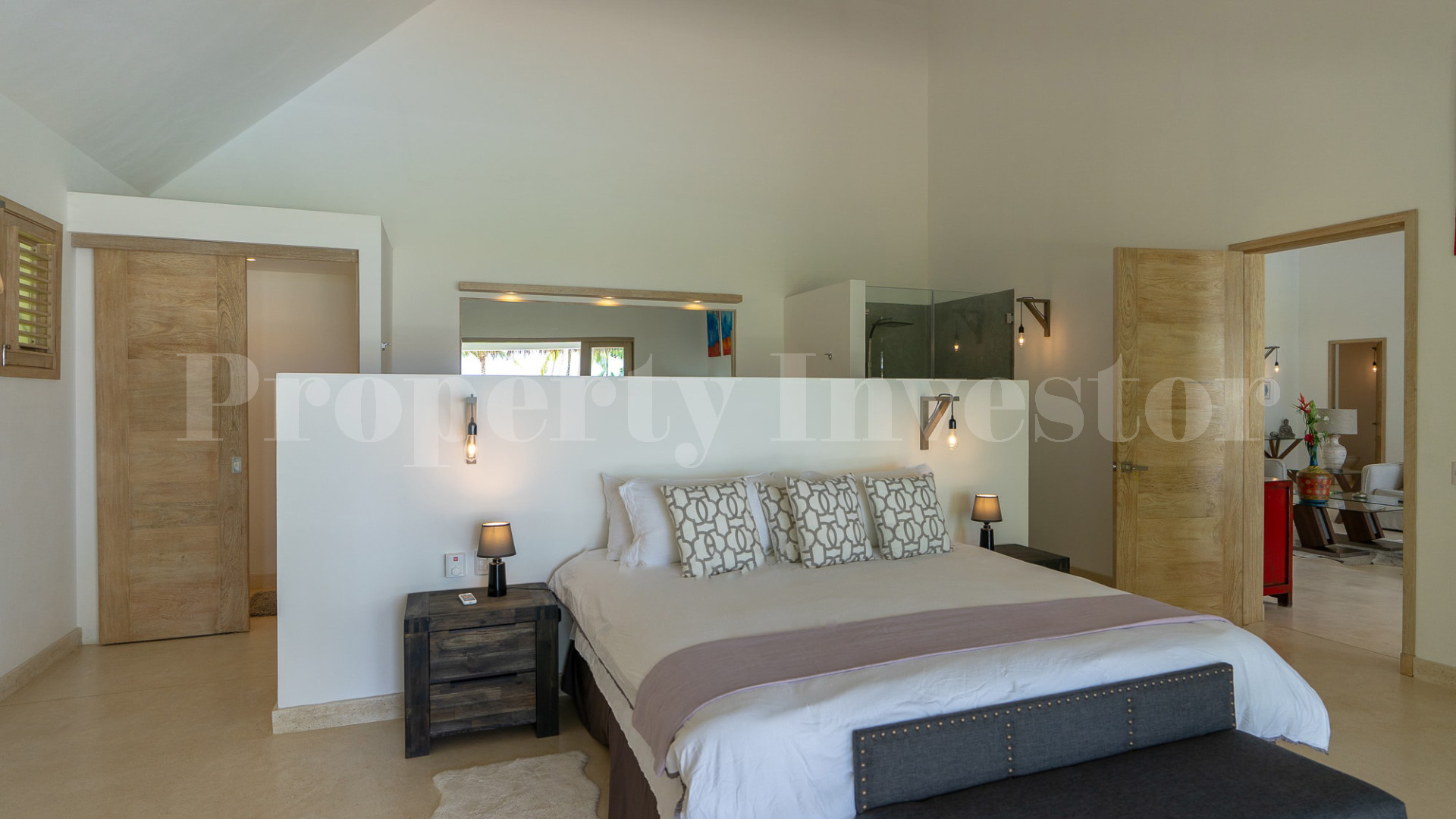 Красивая роскошная вилла с 5 спальнями на пляже в Плайя Косон, Лас-Терренас