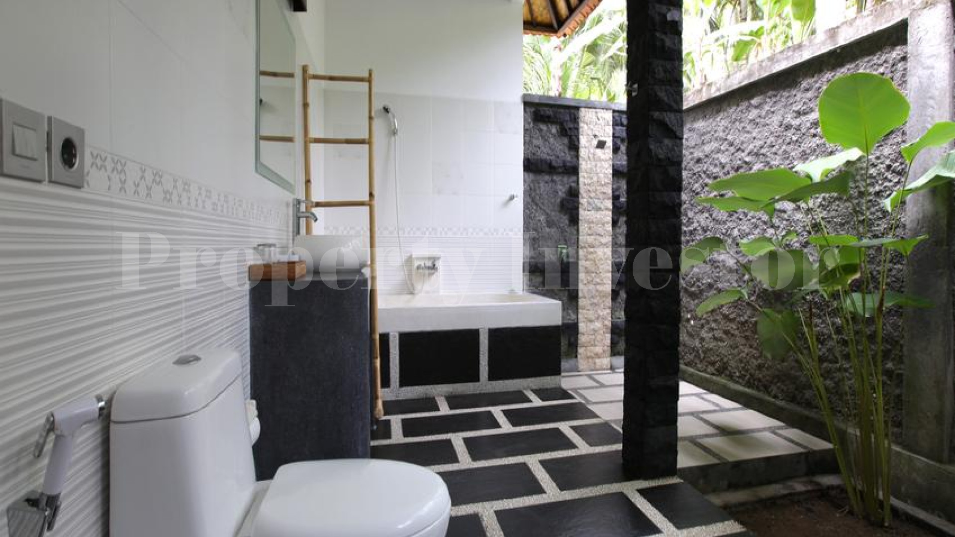Fully Operational 9 Bungalow Beachfront Boutique Hotel for Sale in Candidasa, Bali