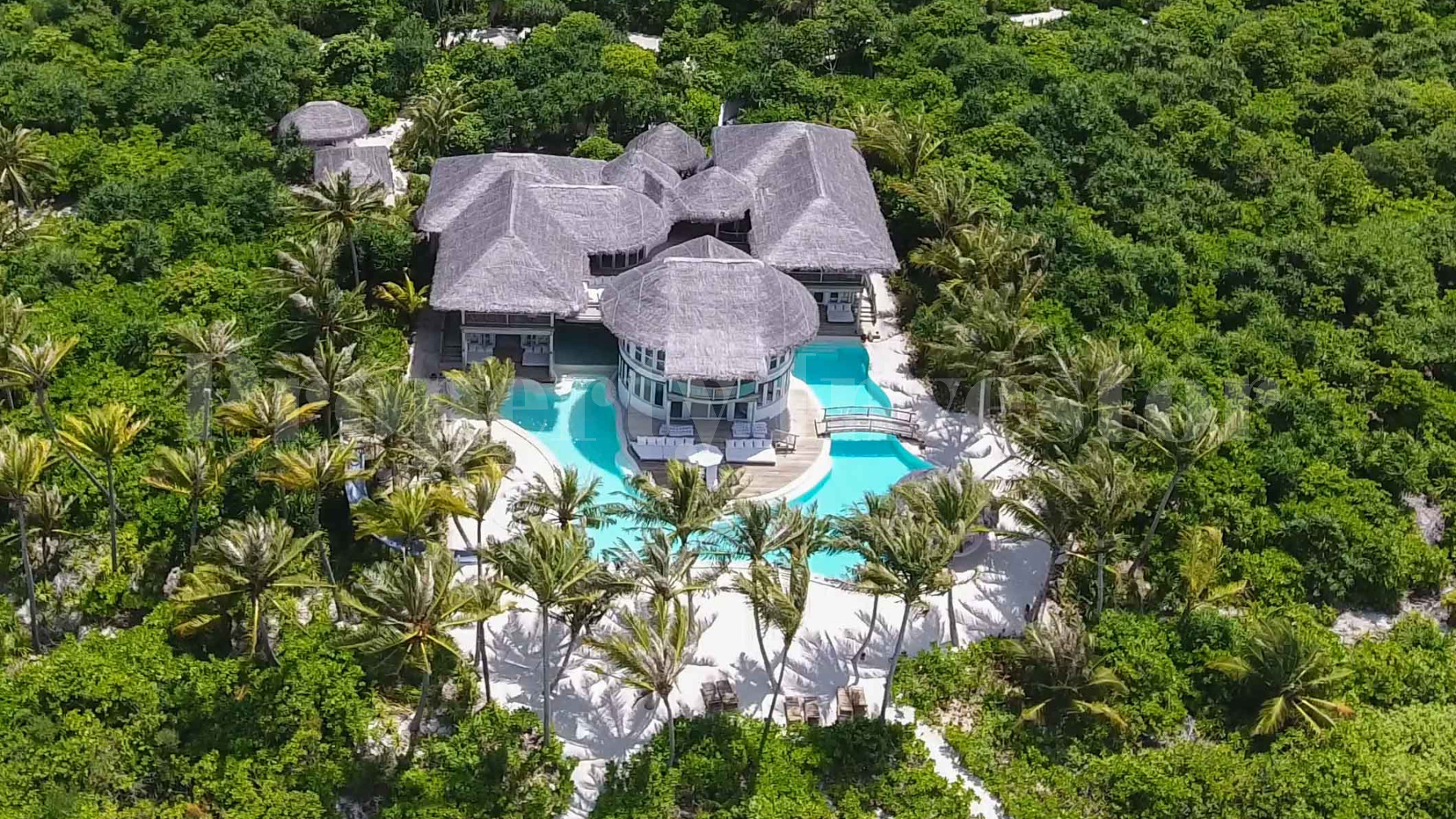 Эксклюзивная частная резиденция на острове с 4 спальнями и водной горкой на Мальдивах