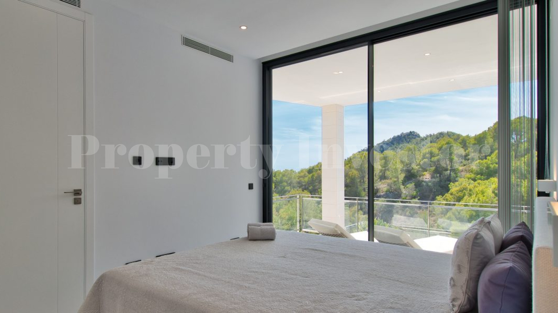 New Build Modern 5 Bedroom Sea View Villa in Port Andratx