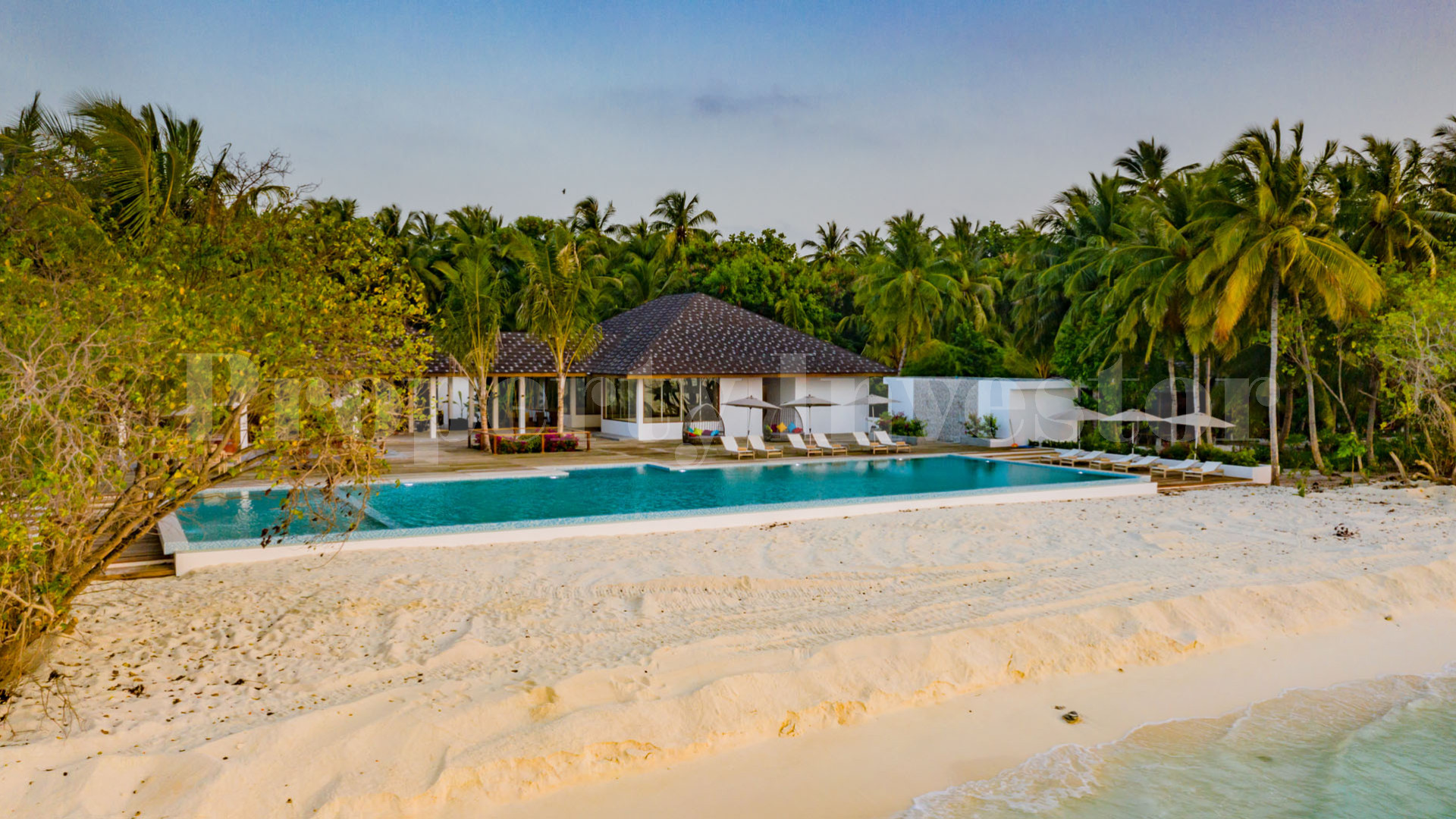 Продается роскошный островной отель на 60 вилл на Мальдивах