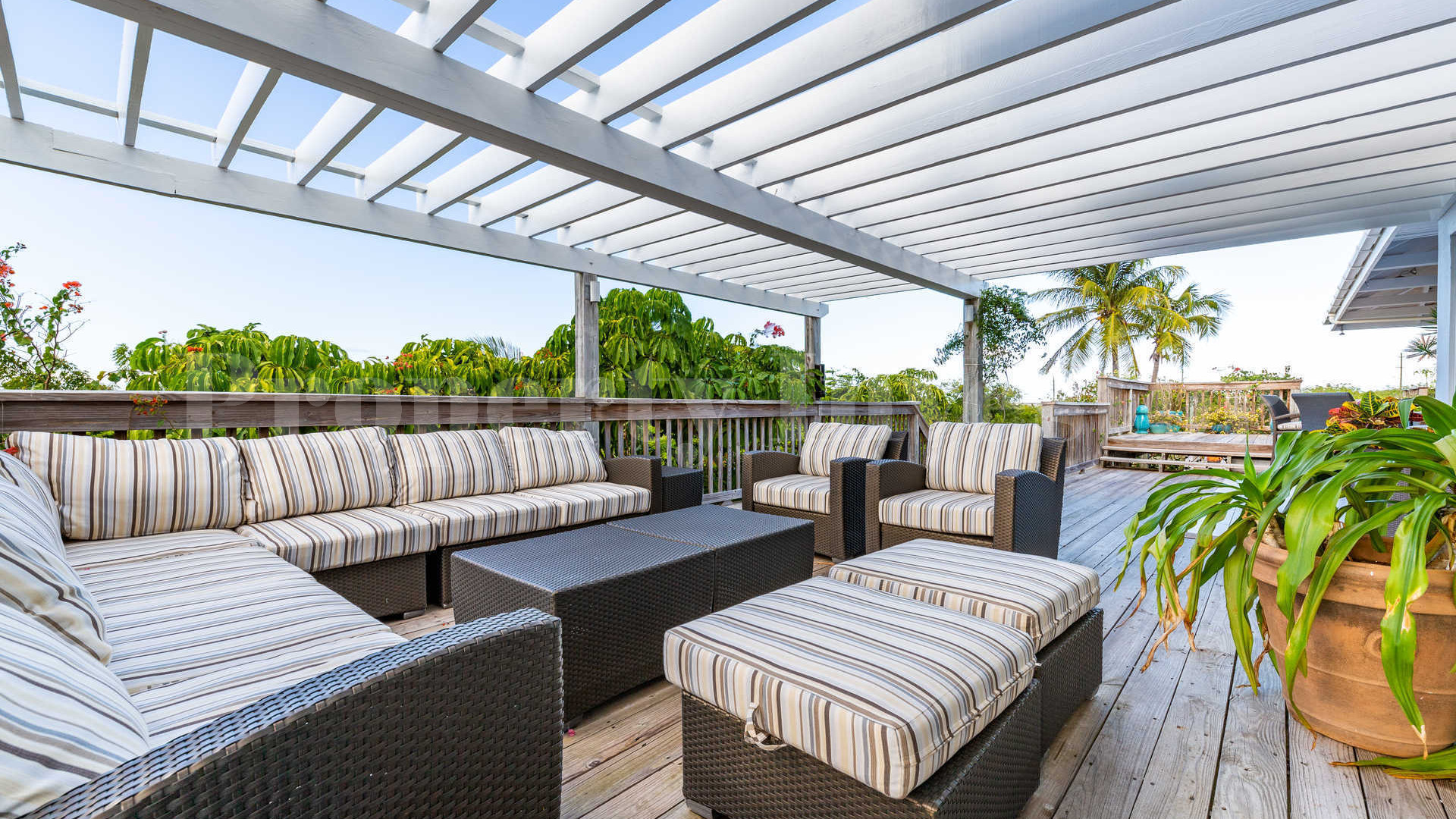 Cozy 4 Bedroom Luxury Hillside Villa in Leeward, Turks & Caicos