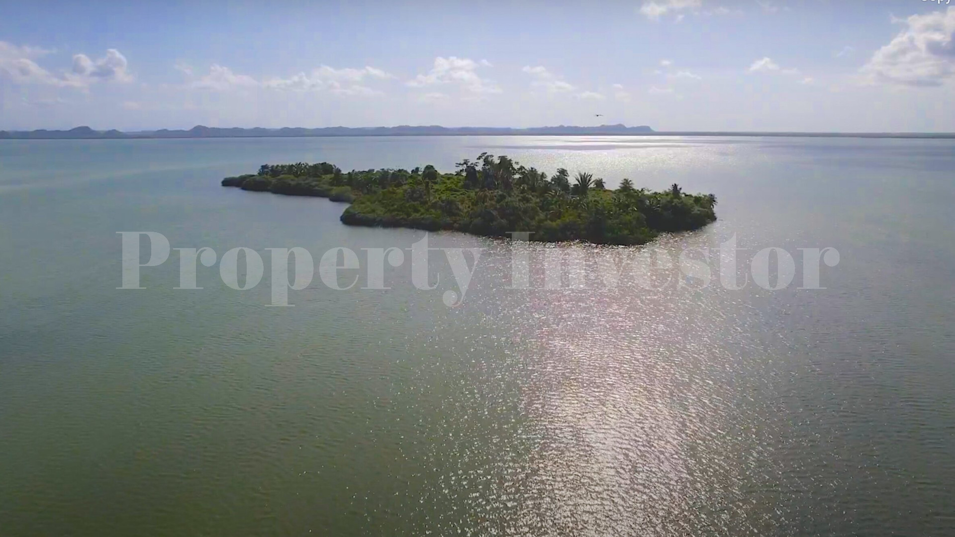 Stunning 8.5 Acre (3.4 Hectare) Private Virgin Island with Lush Vegetation for Development in Belize