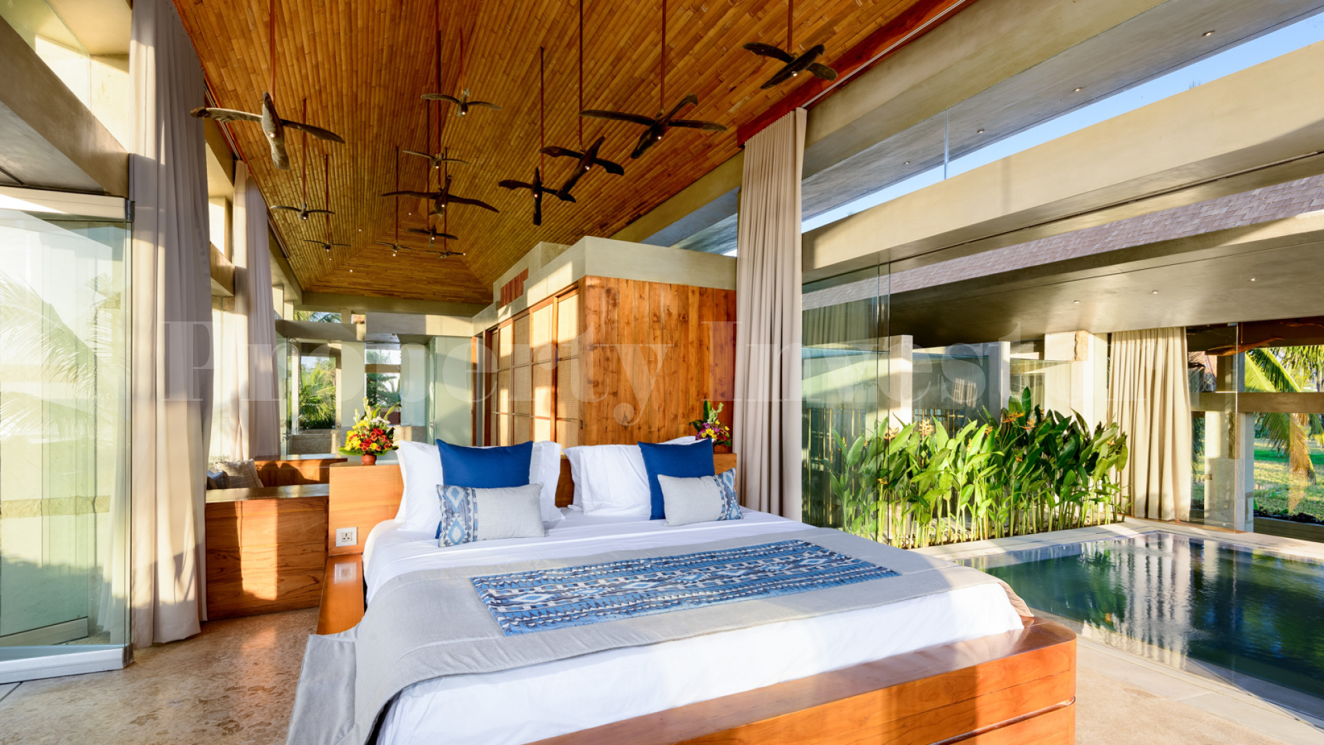 Элегантная ультрасовременная роскошная вилла на 8 спален на пляже в Табанане, Бали