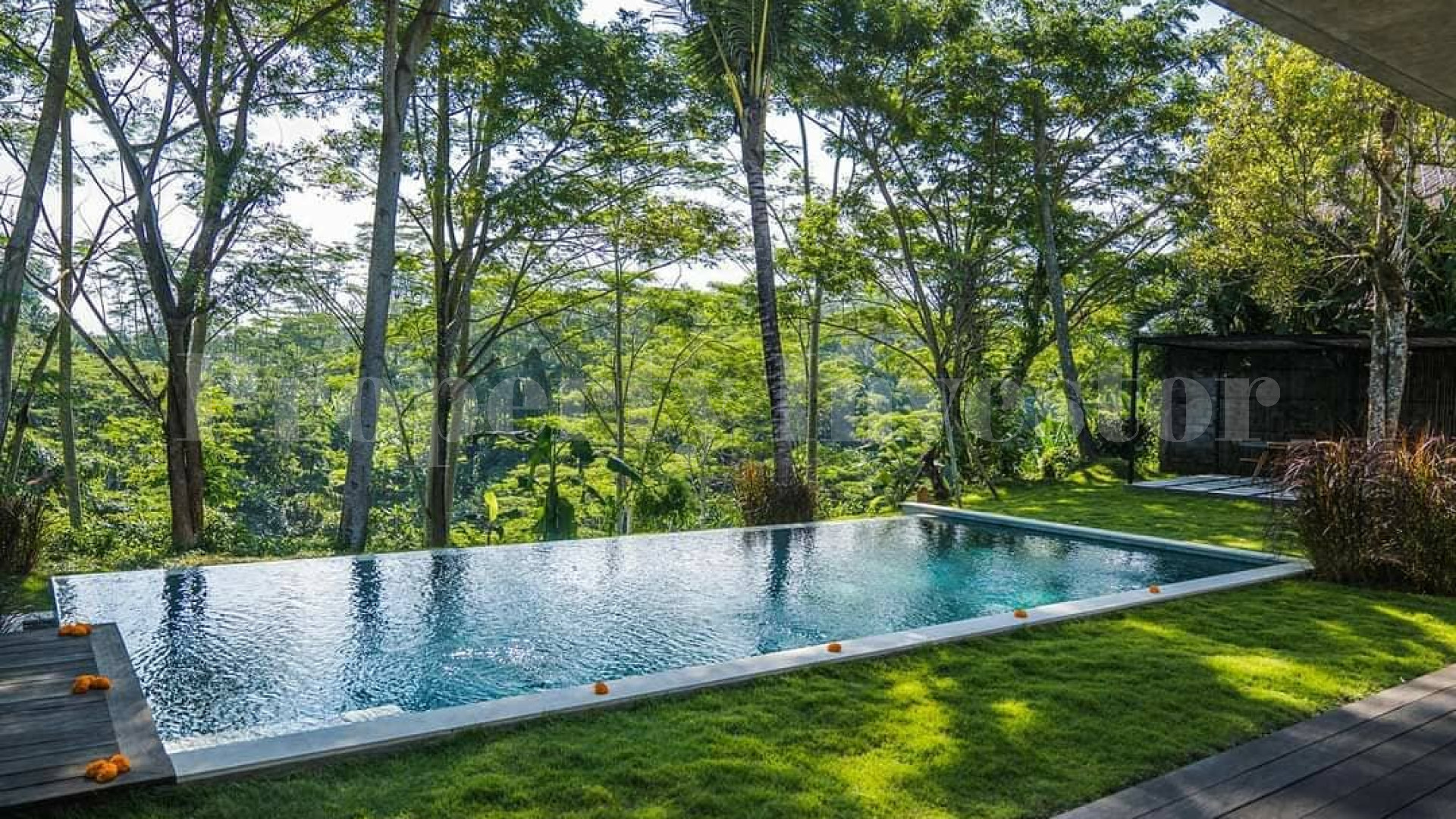 Красивая современная вилла на 3 спальни с видом на джунгли и долину на востоке Убуда, Бали