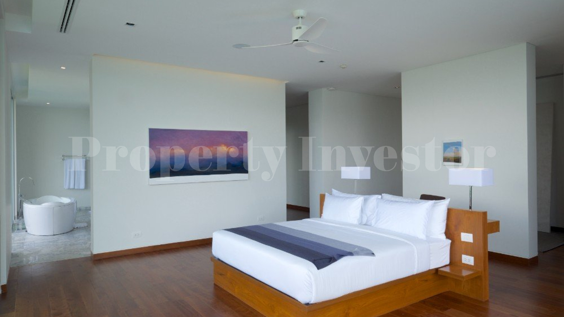 Продается современная вилла с 5 спальнями с изумительным панорамным видом на море на Пхукете