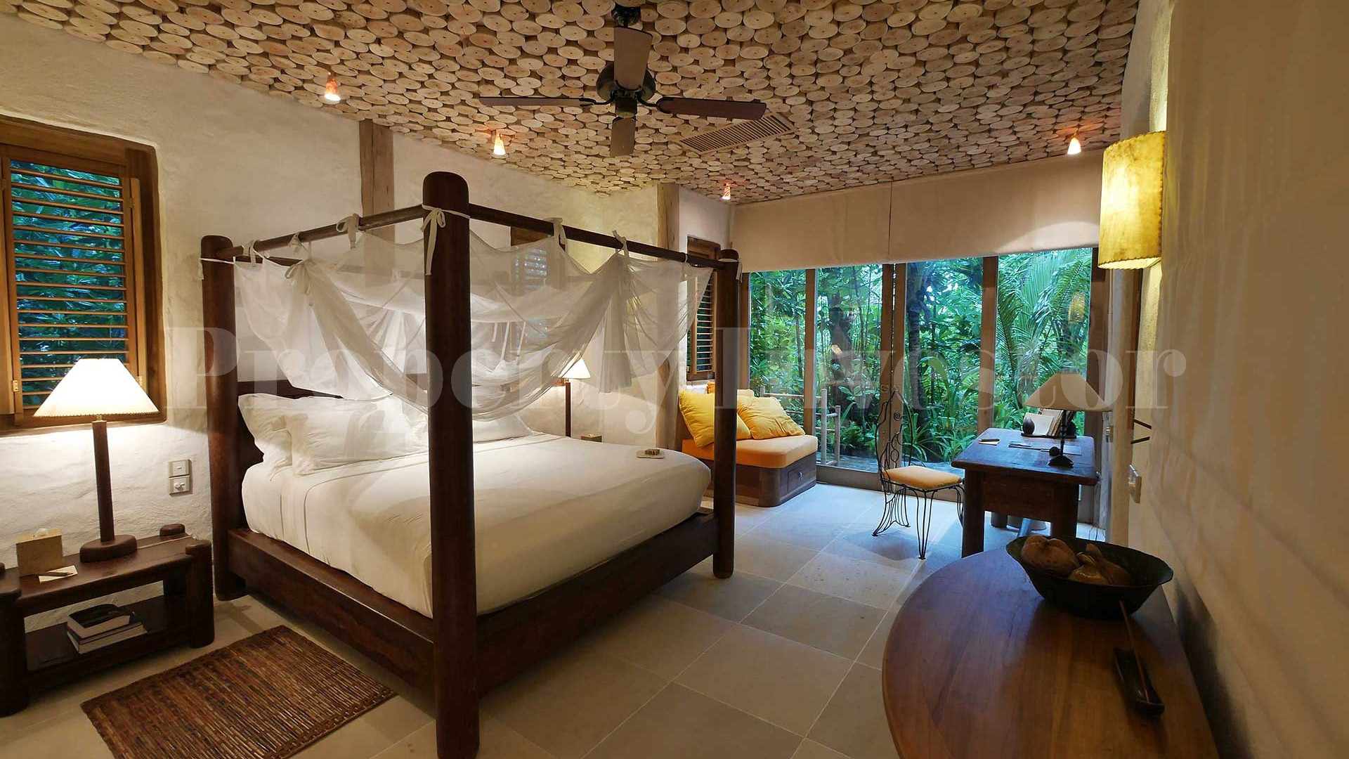 Продаётся укромная, роскошная пляжная вилла с 4 спальнями и бассейном при эко-отеле на Мальдивах