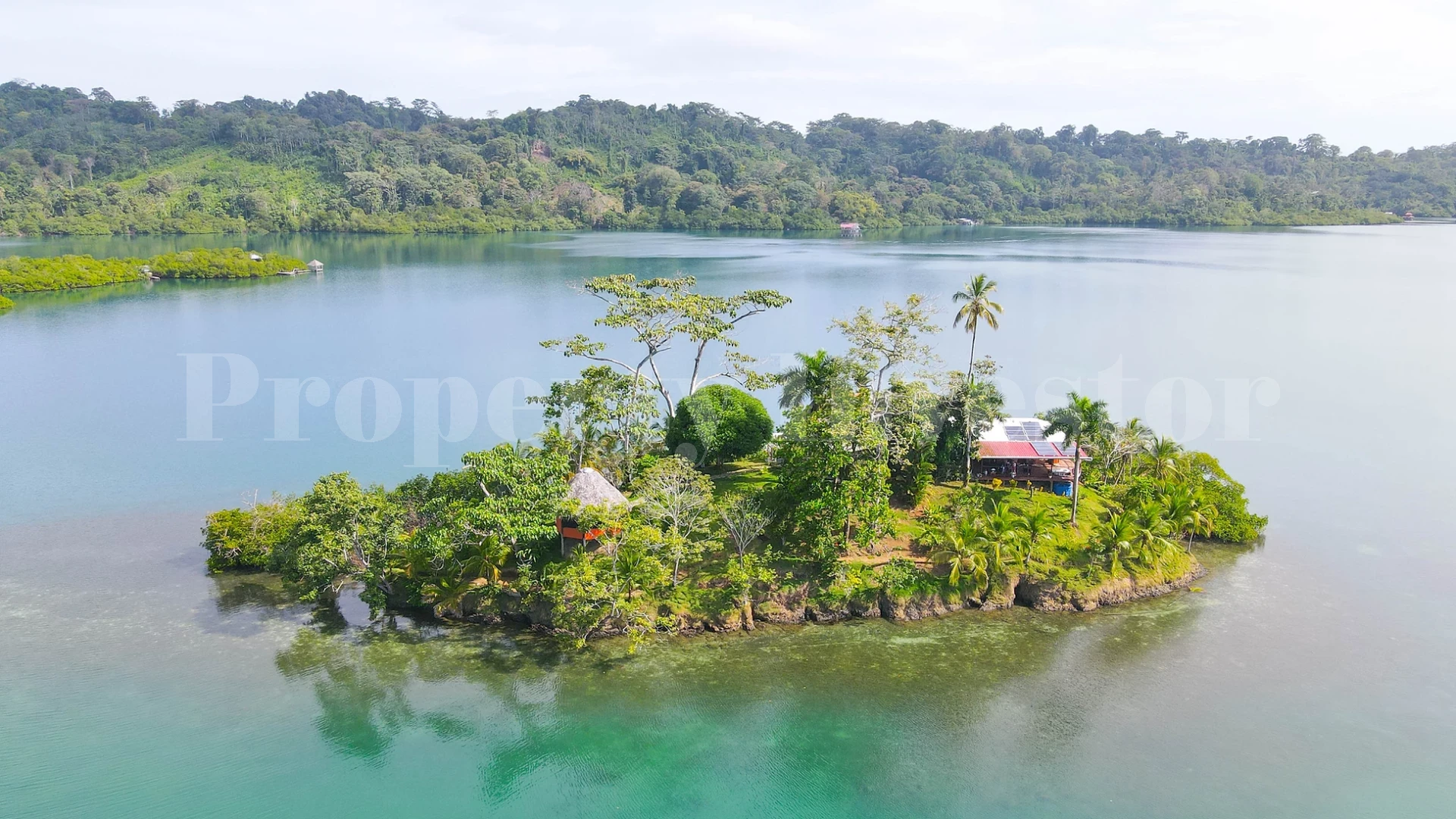 Off-Grid 3144 m² Private Tropical Eco Island in Bocas del Toro, Panama