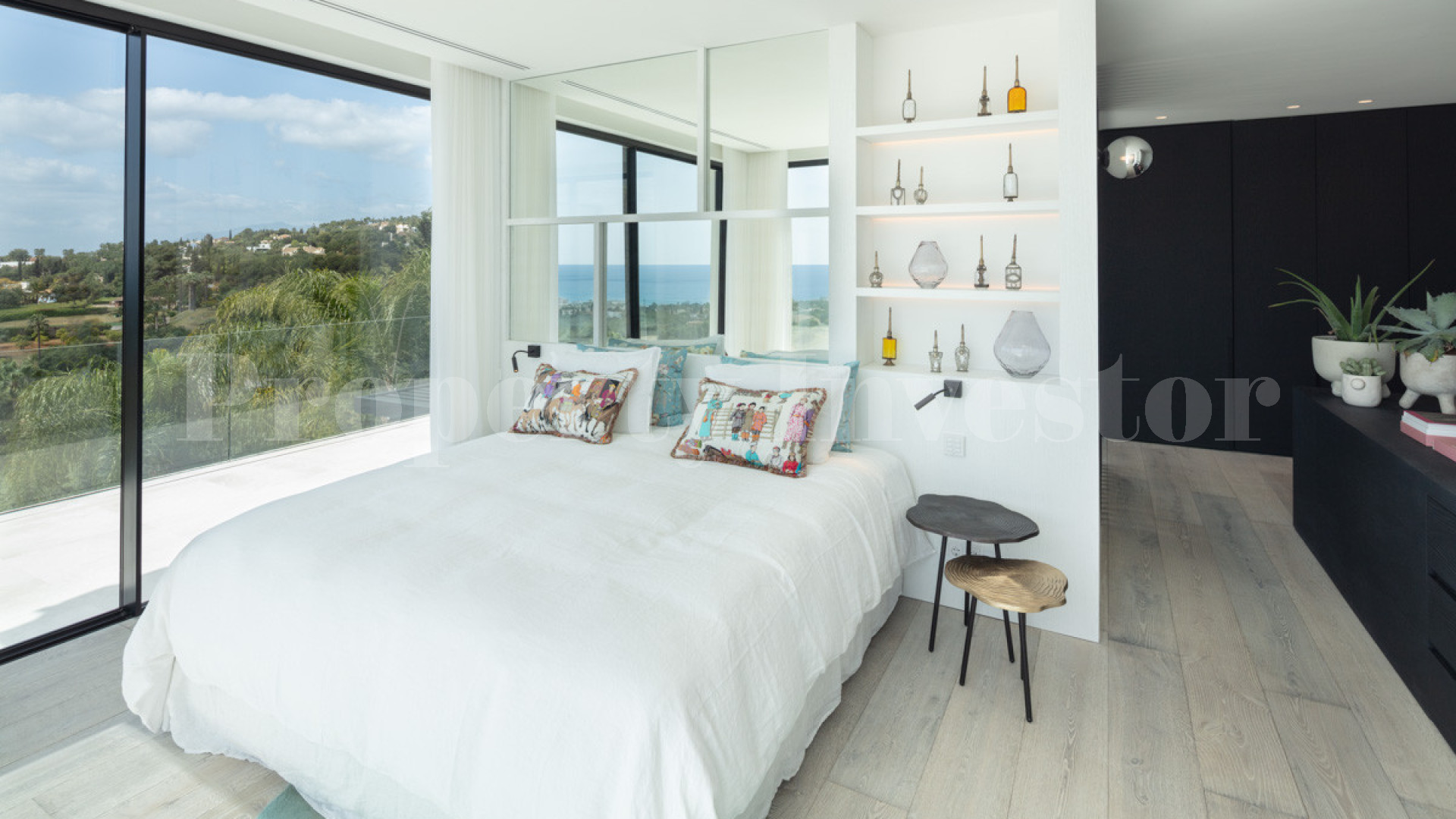 Стильная роскошная дизайнерская вилла на 7 спален с невероятным инфинити бассейном и зонами отдыха в Каскада-де-Камохан, Испания