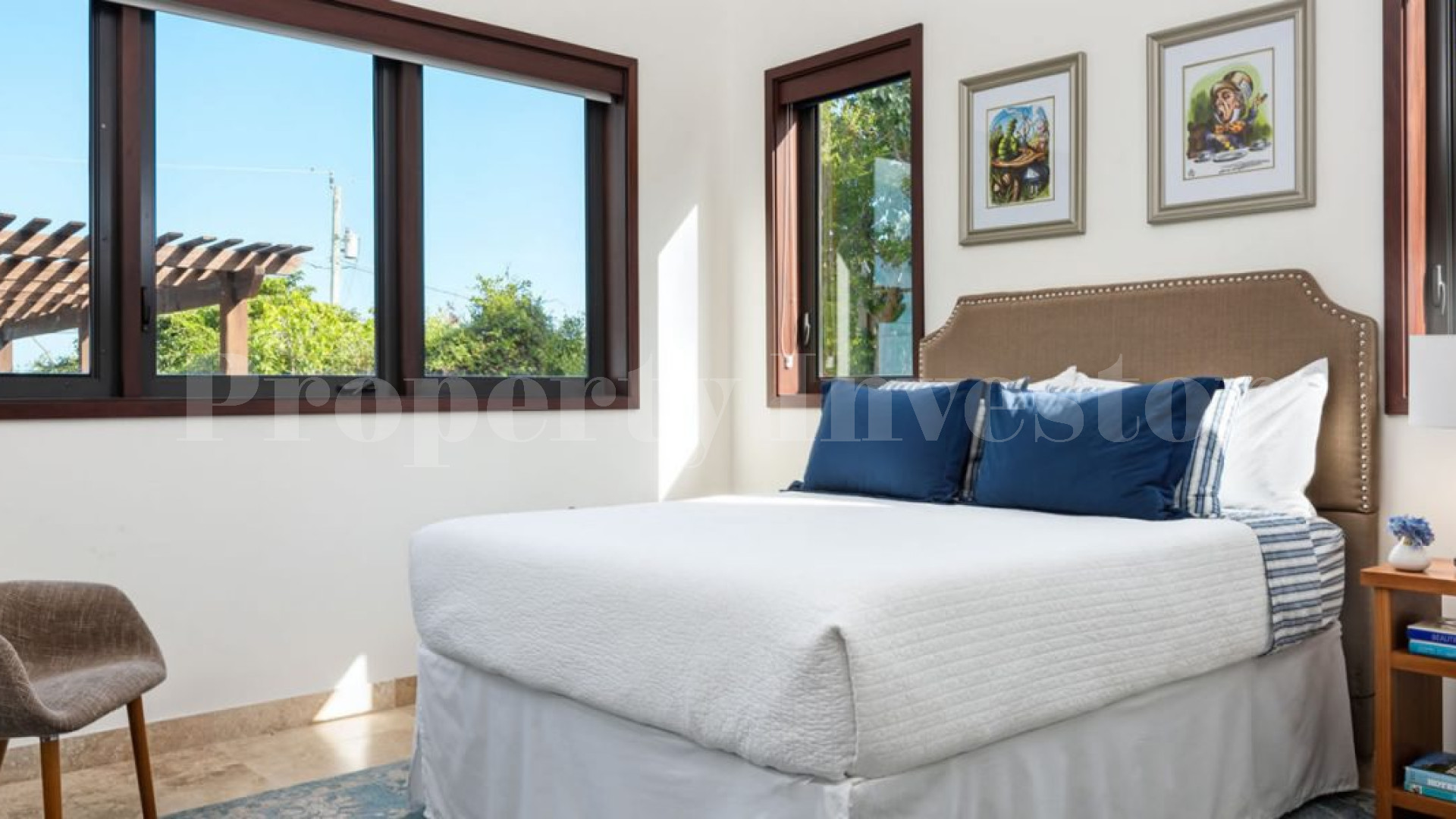 Уникальная вилла с 4 спальнями с видом на океан и панорамным видом на 360 градусов в Тёркс и Кайкос